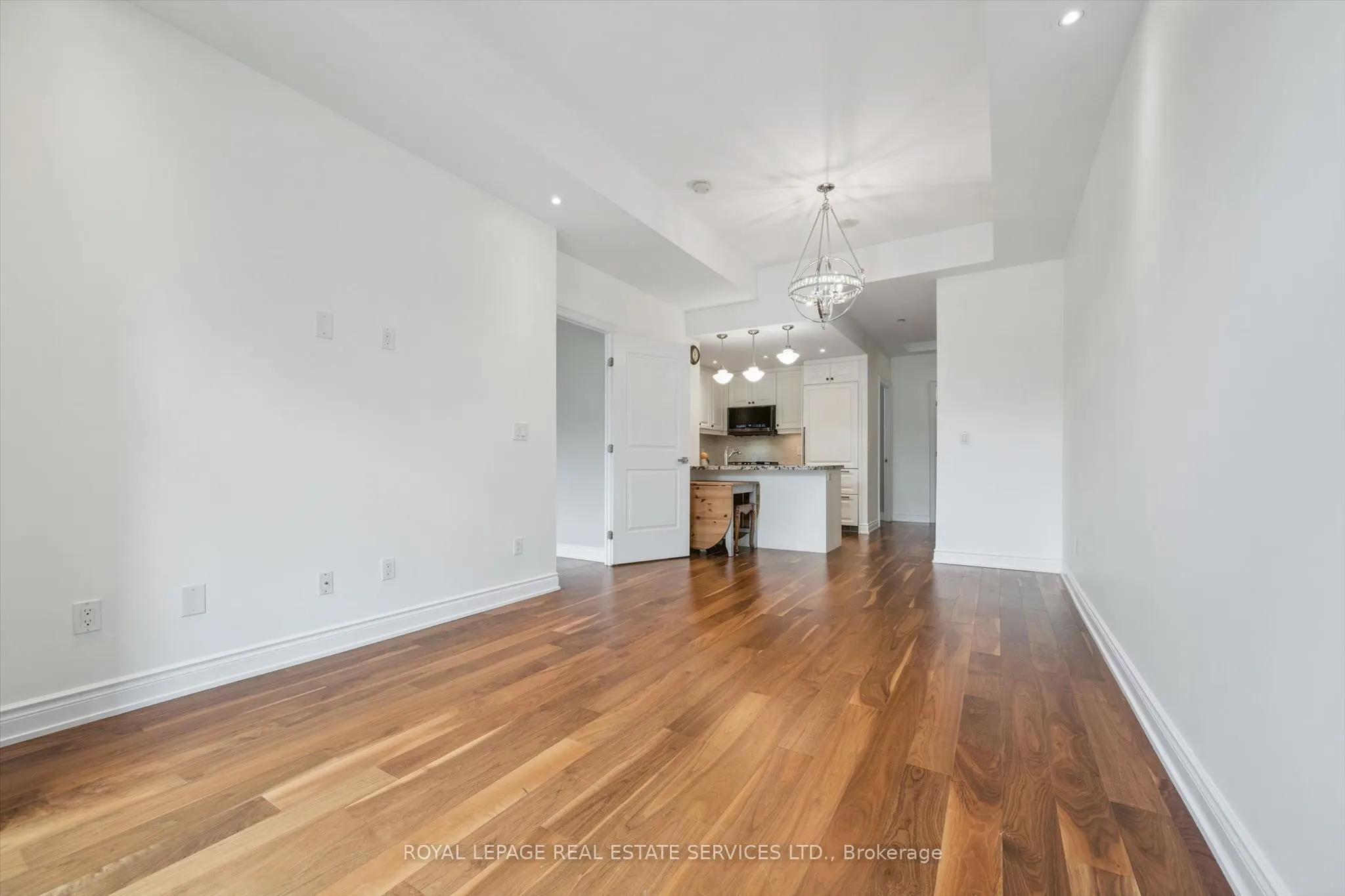 3500 Lakeshore Road W #122C