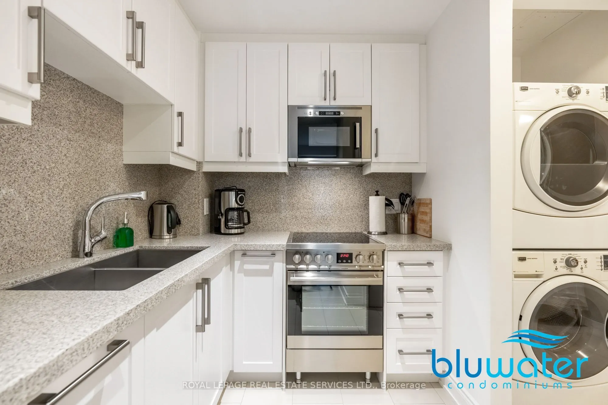 3500 Lakeshore Road W #122C