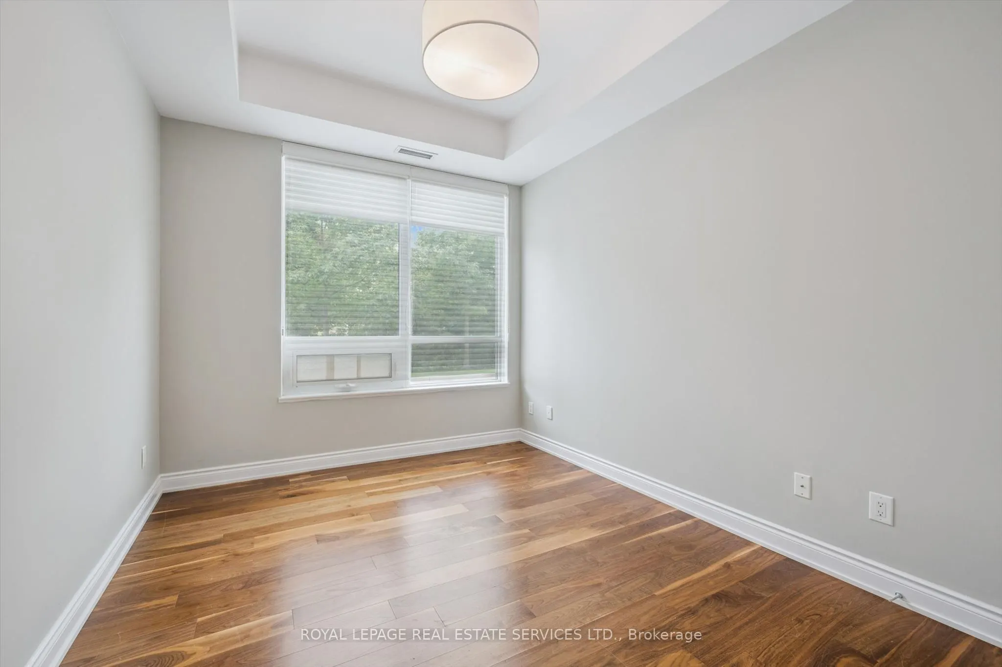 3500 Lakeshore Road W #122C
