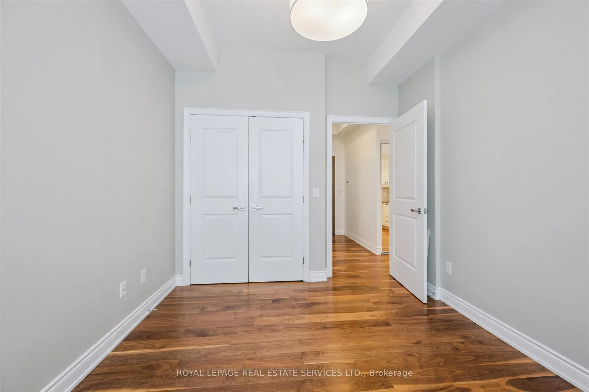 3500 Lakeshore Road W #122C