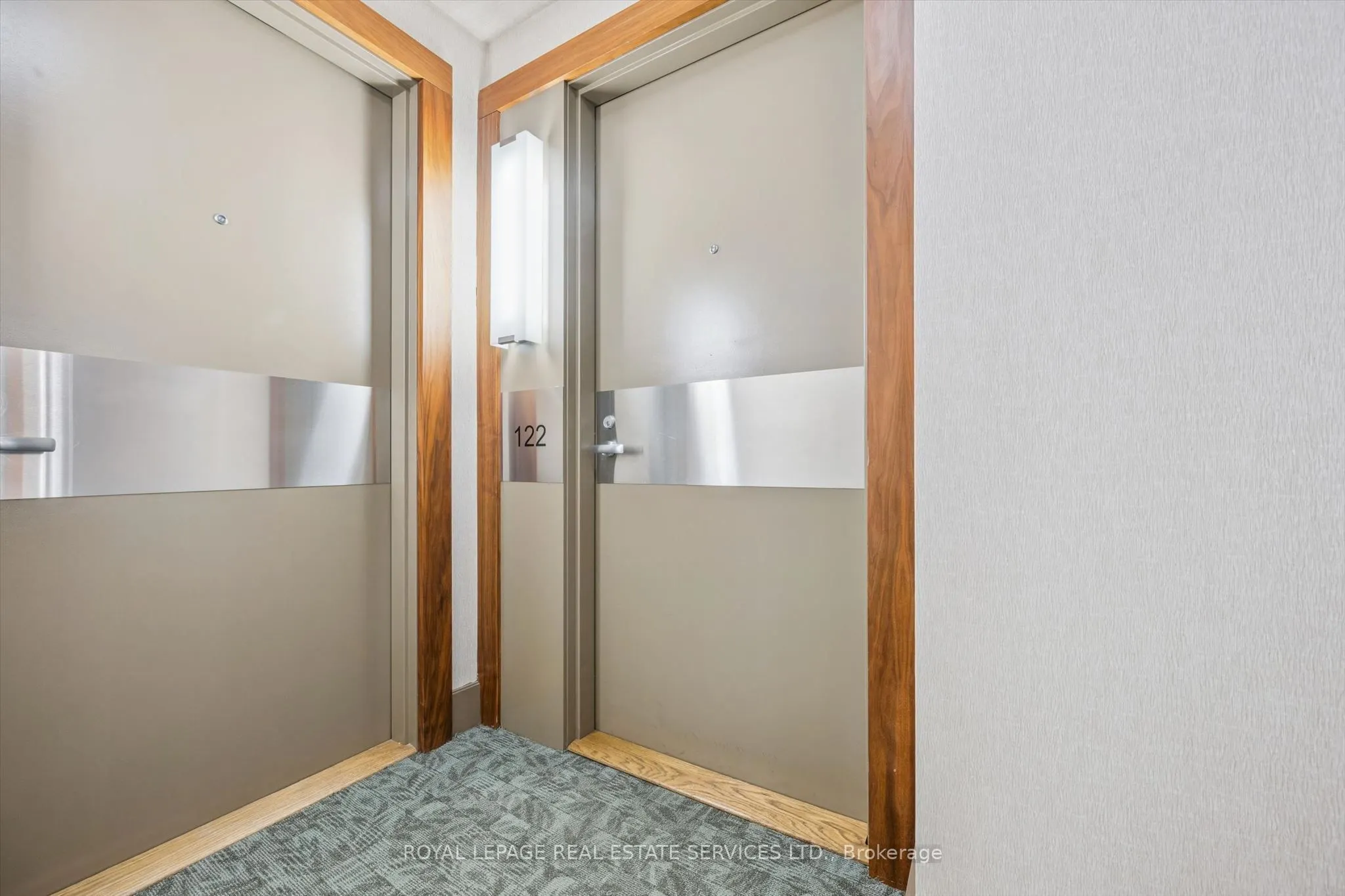 3500 Lakeshore Road W #122C