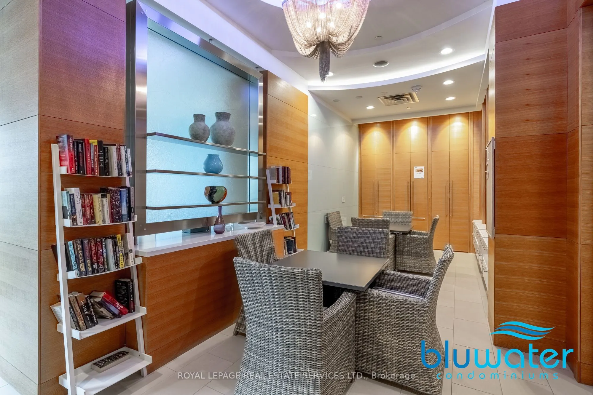 3500 Lakeshore Road W #122C