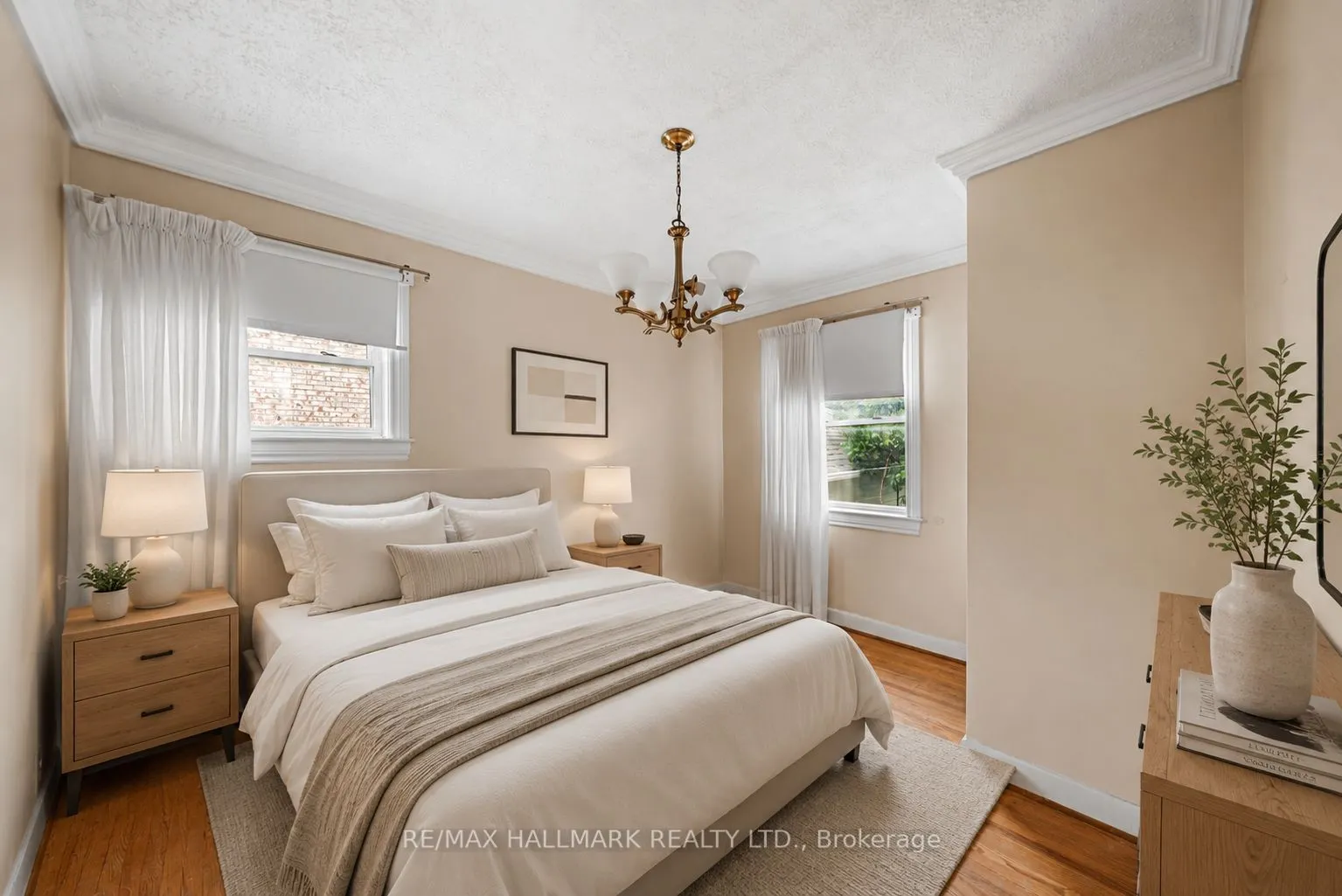 27 Sunray Crescent