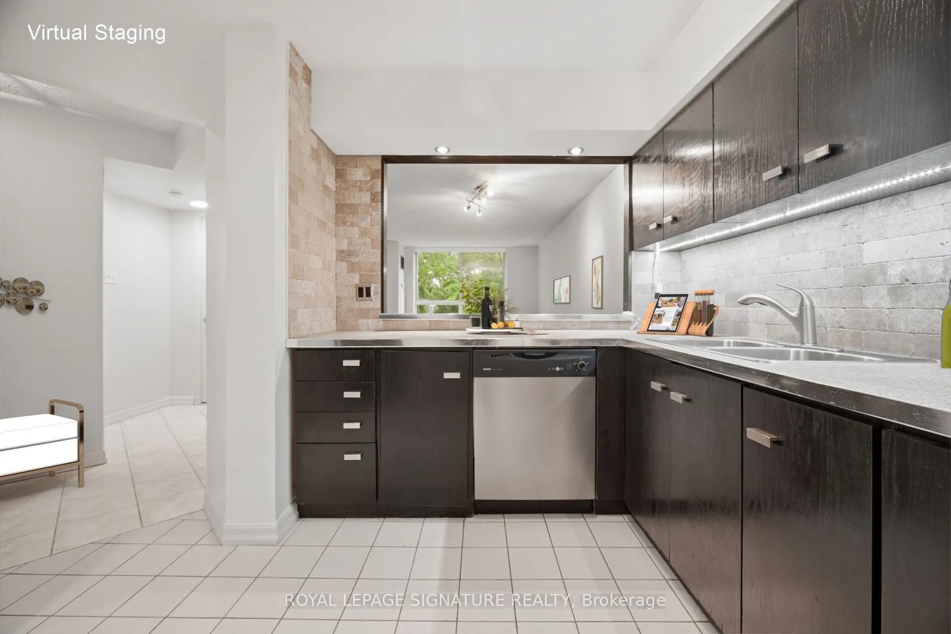 1485 Lakeshore Road E #411