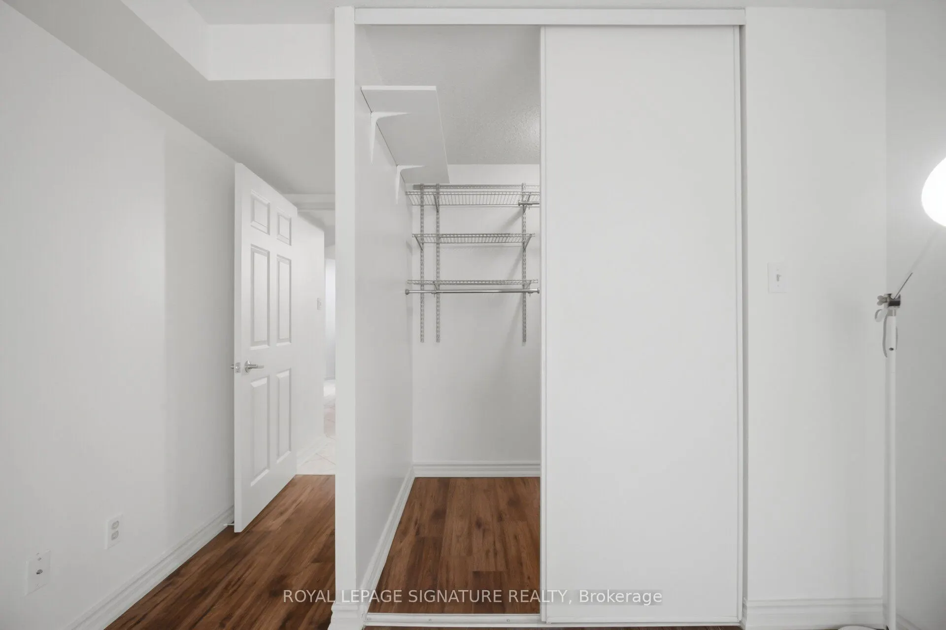 1485 Lakeshore Road E #411