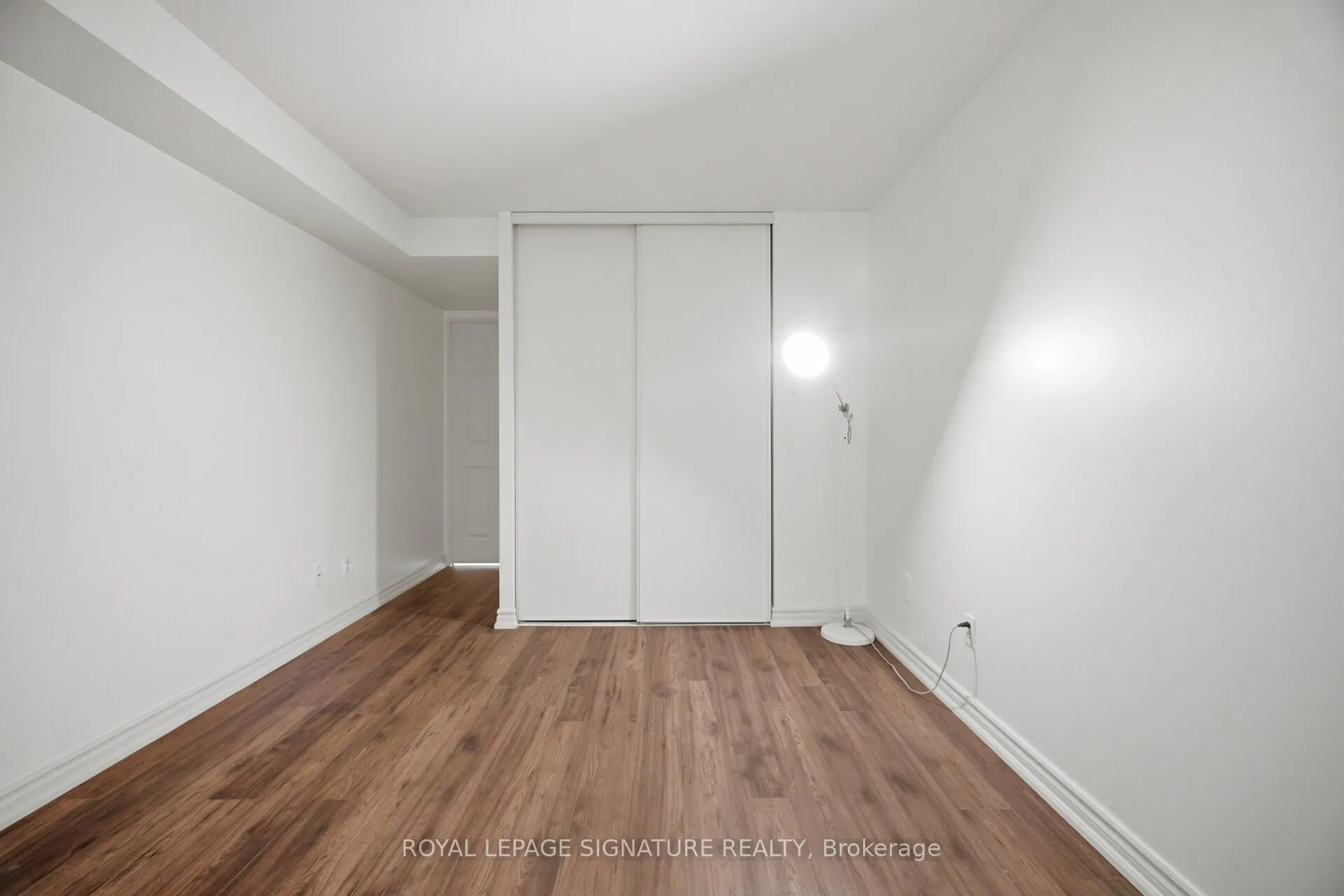 1485 Lakeshore Road E #411