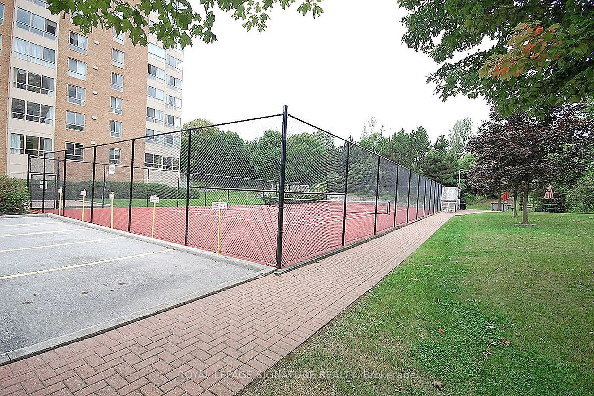 1485 Lakeshore Road E #411