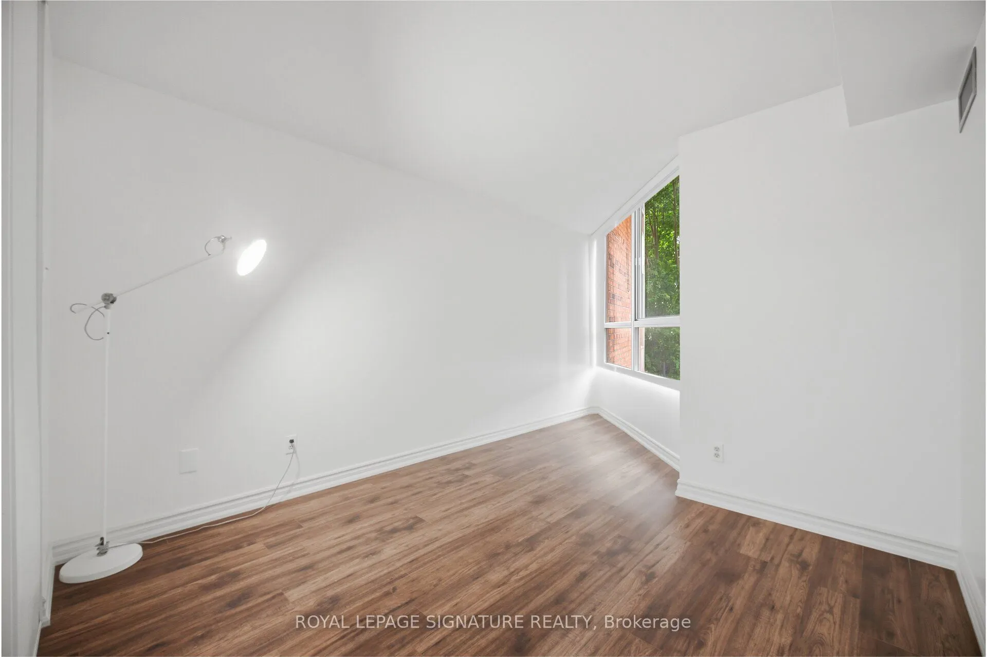 1485 Lakeshore Road E #411