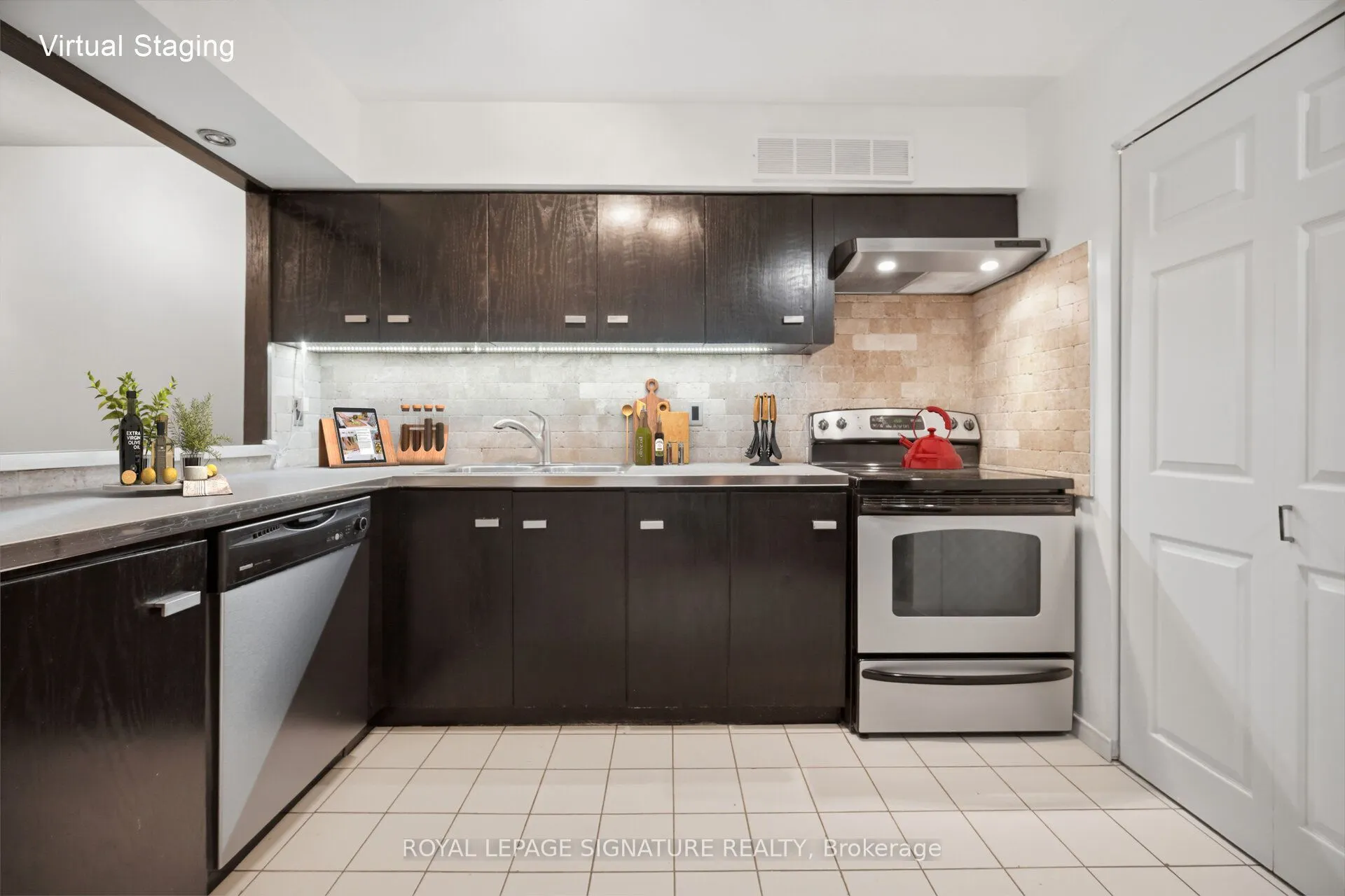 1485 Lakeshore Road E #411