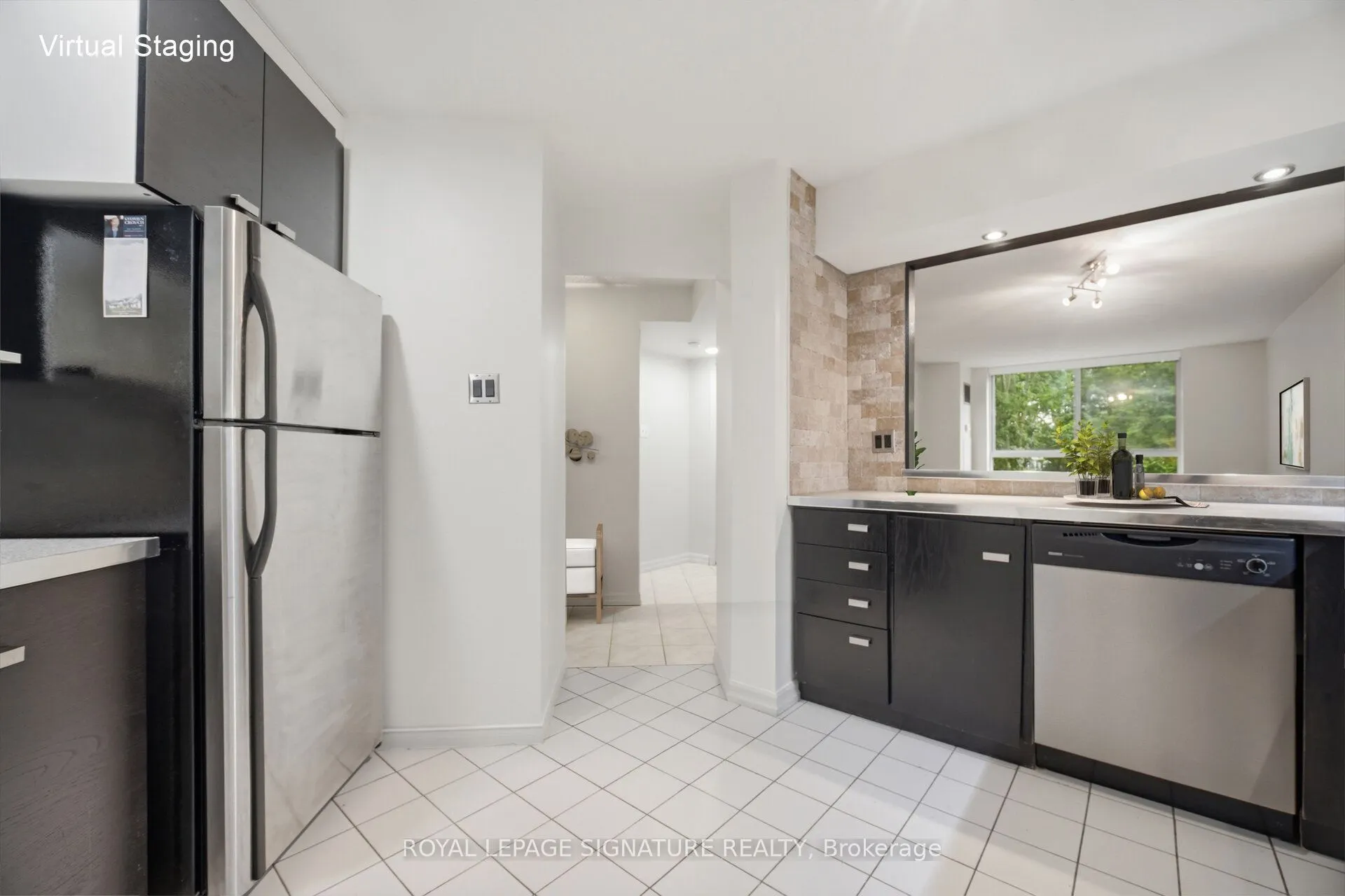1485 Lakeshore Road E #411