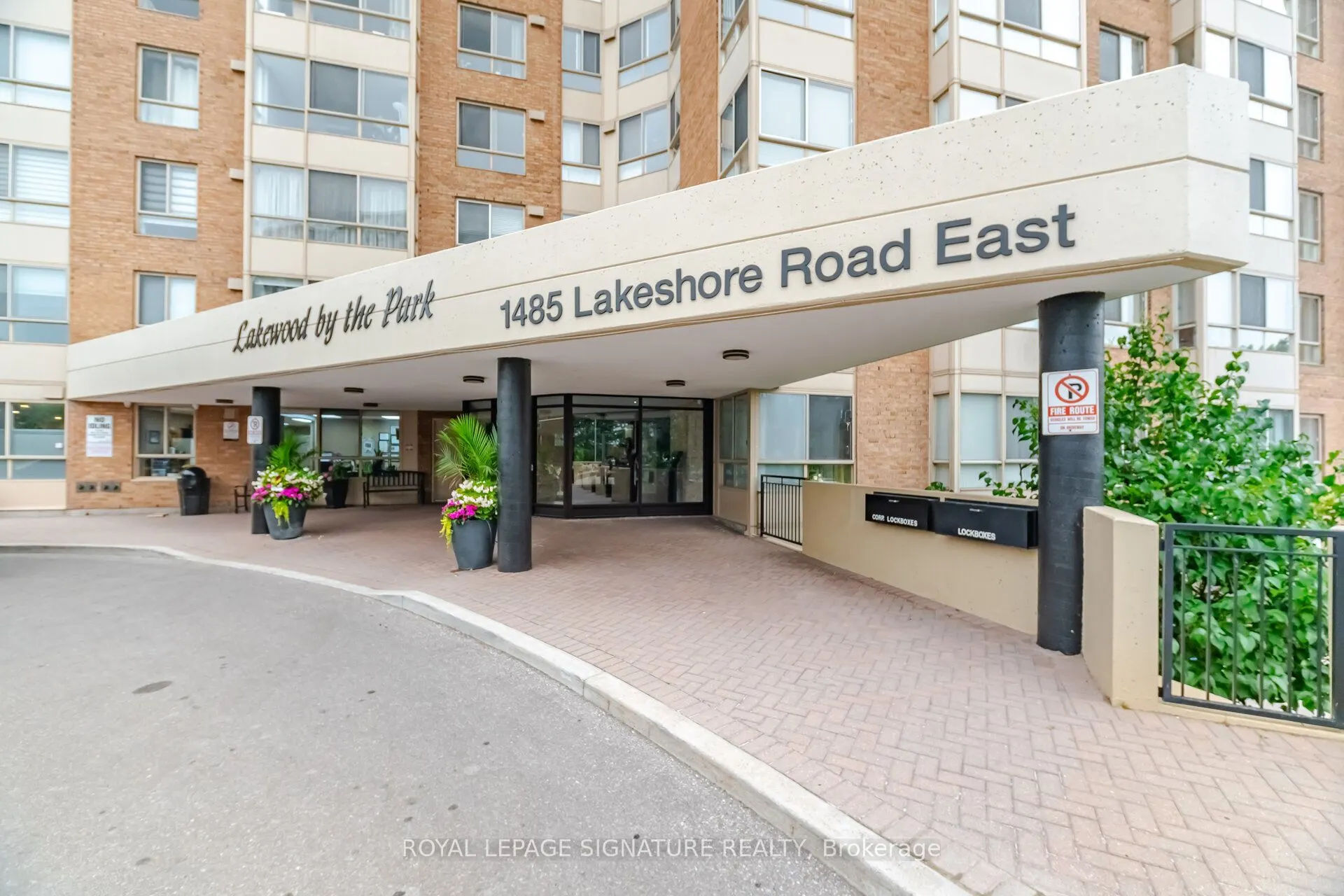 1485 Lakeshore Road E #411