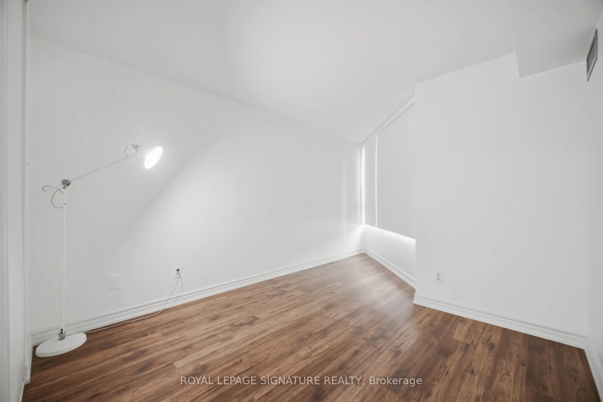 1485 Lakeshore Road E #411
