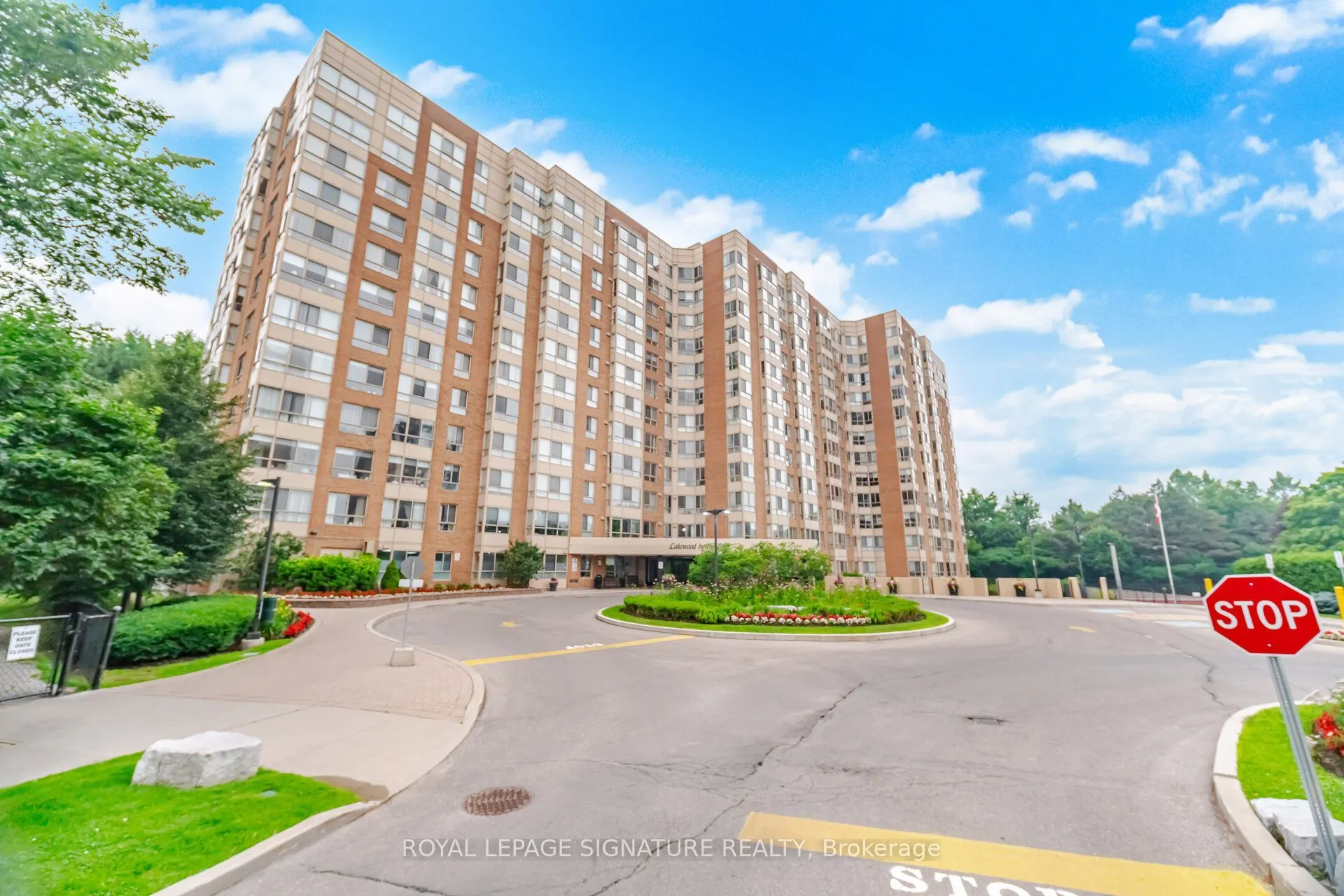 1485 Lakeshore Road E #411