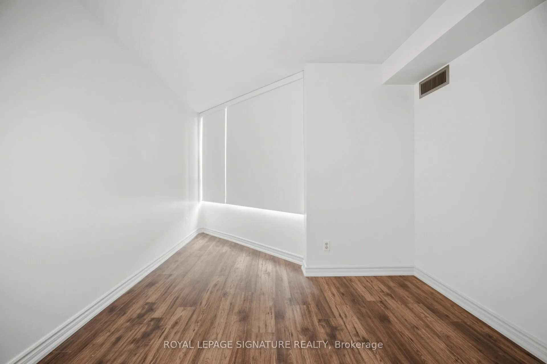 1485 Lakeshore Road E #411