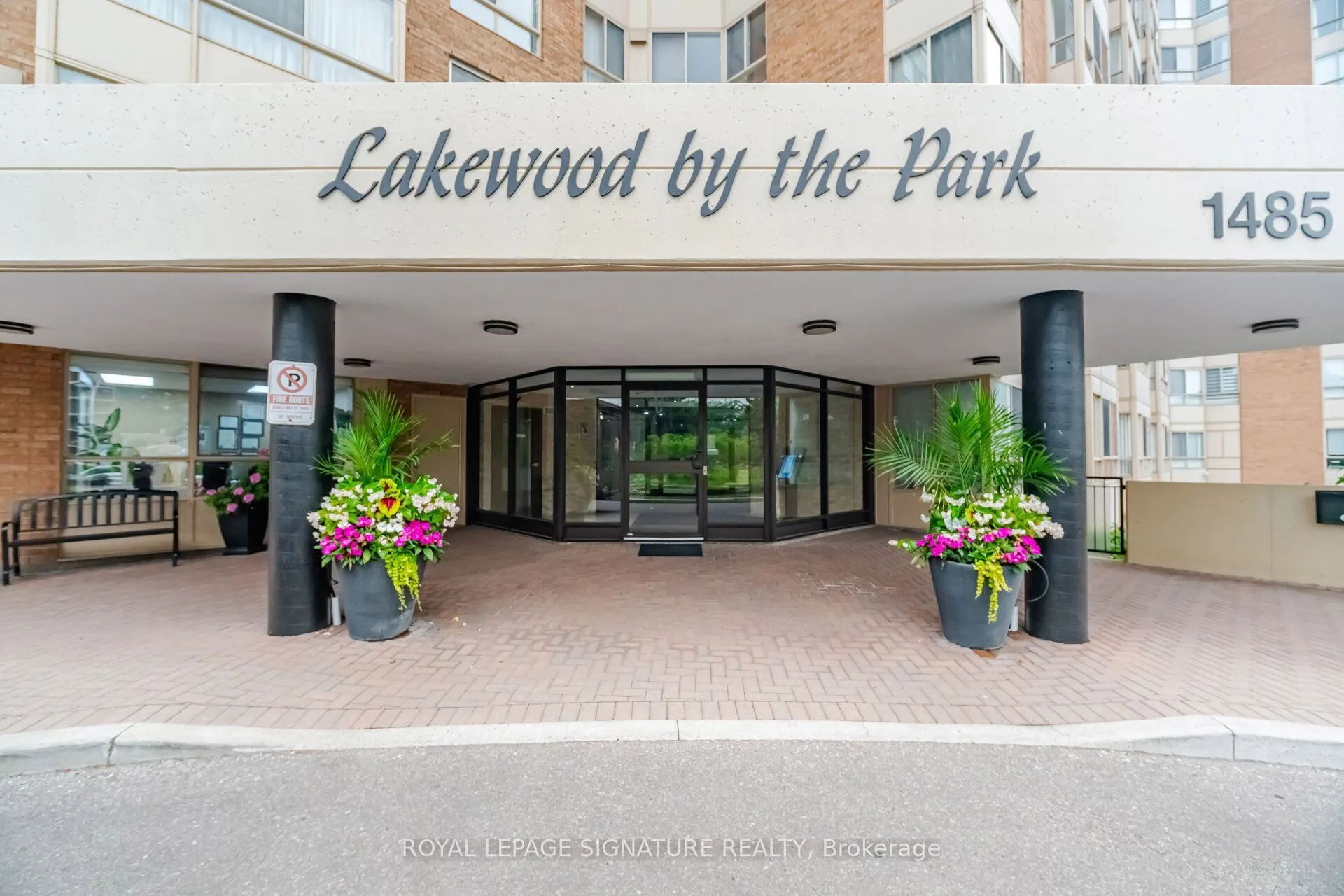 1485 Lakeshore Road E #411