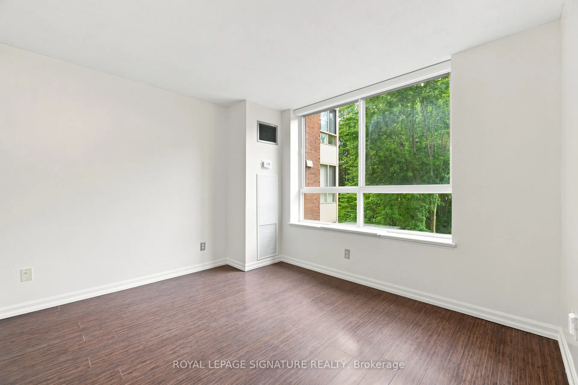 1485 Lakeshore Road E #411