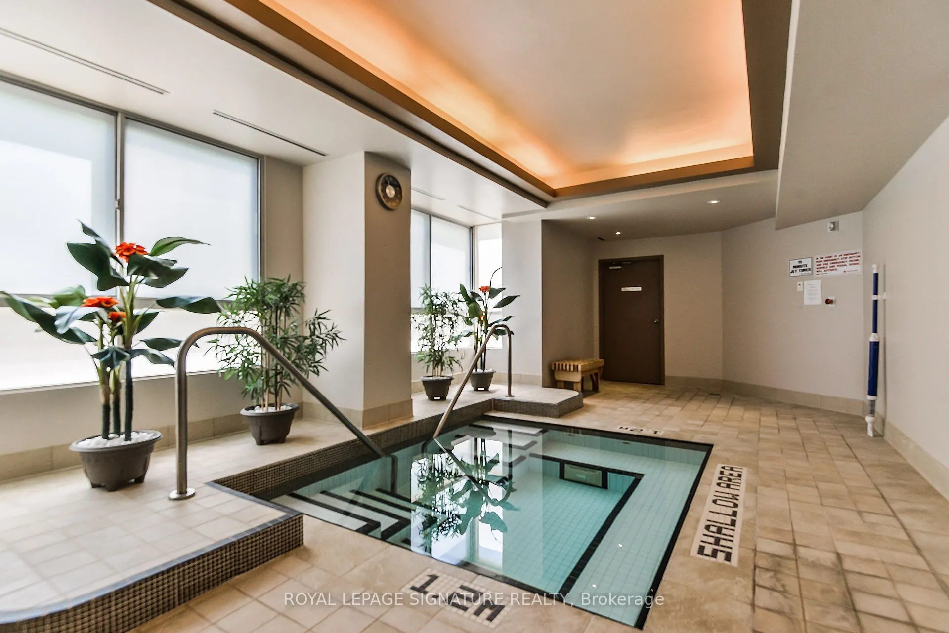 1485 Lakeshore Road E #411