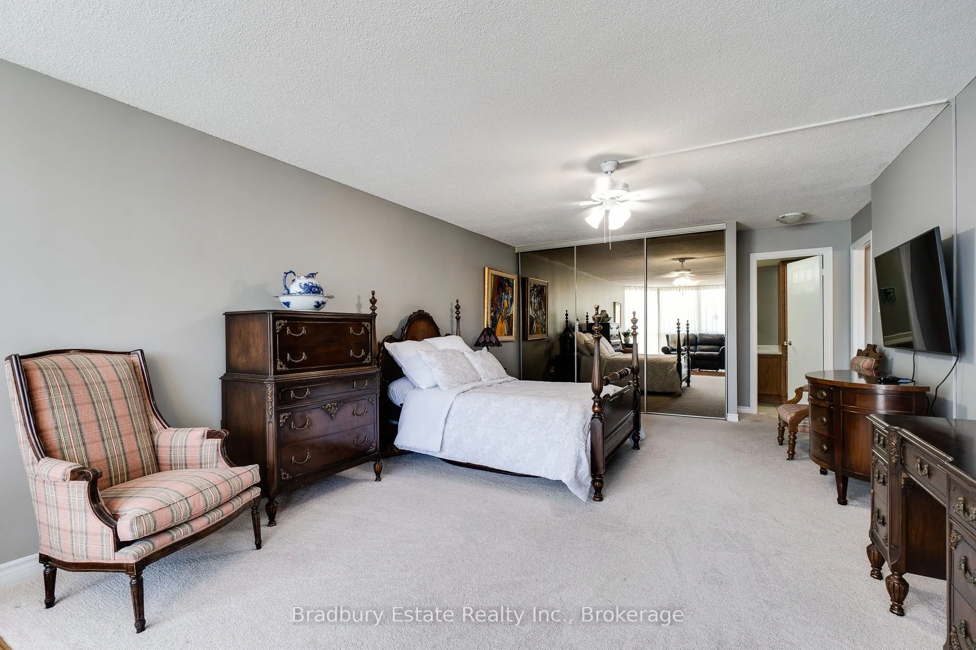 5080 Pinedale Avenue N #203
