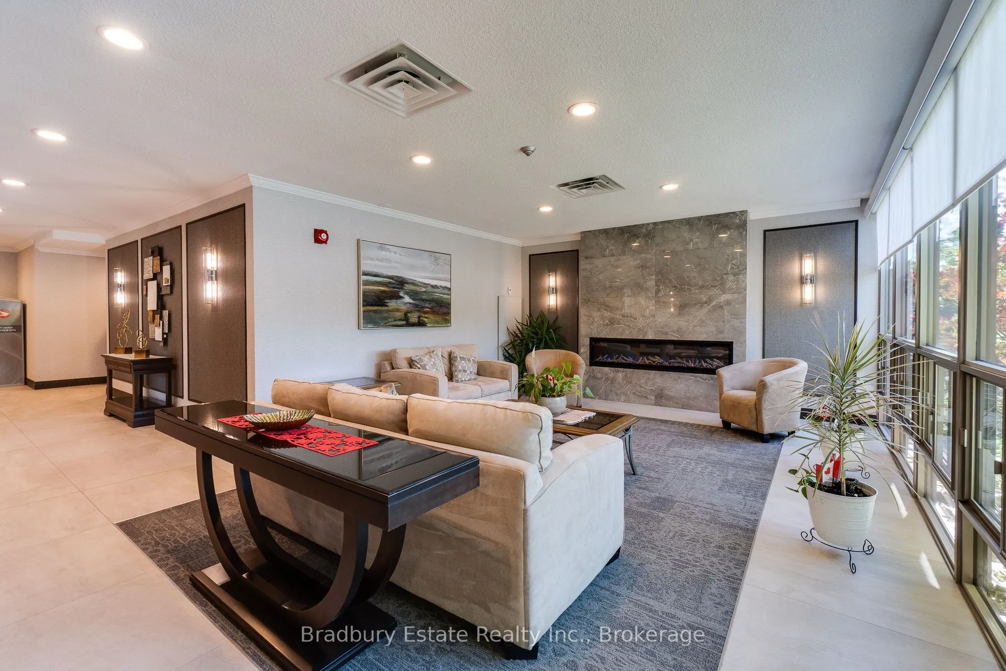 5080 Pinedale Avenue N #203