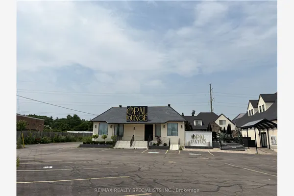 2273 Royal Windsor Drive