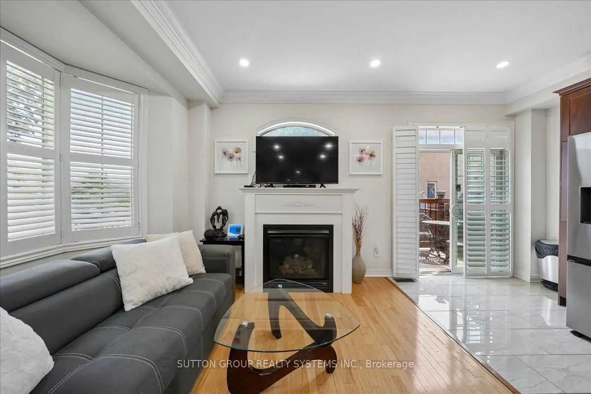 3348 Sunlight Street