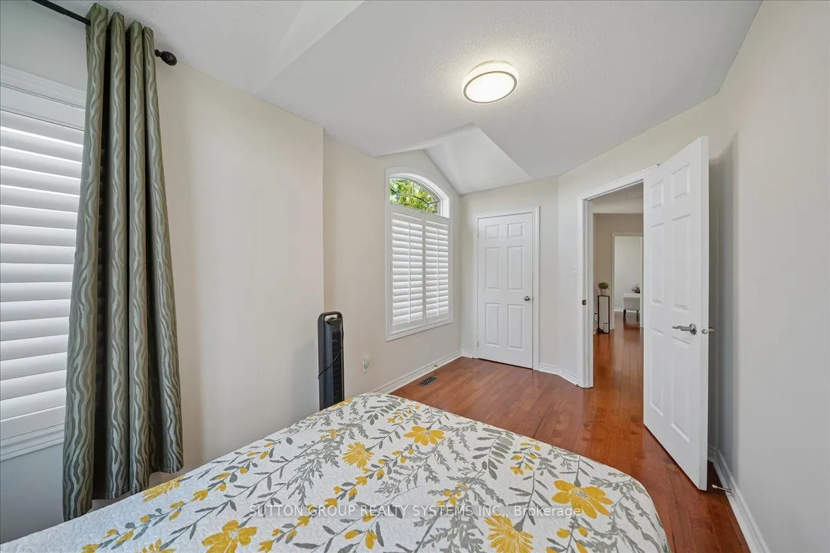 3348 Sunlight Street