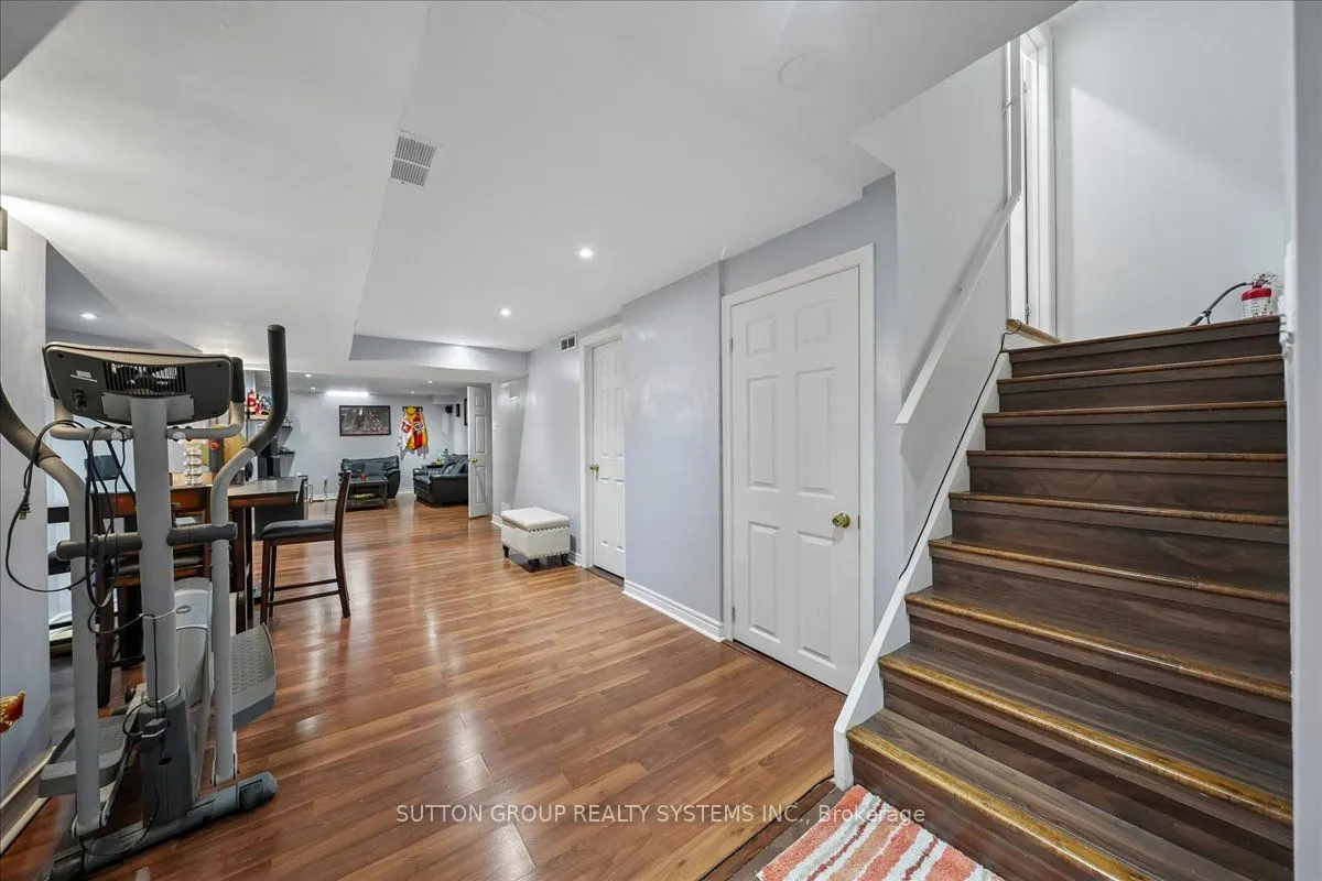 3348 Sunlight Street
