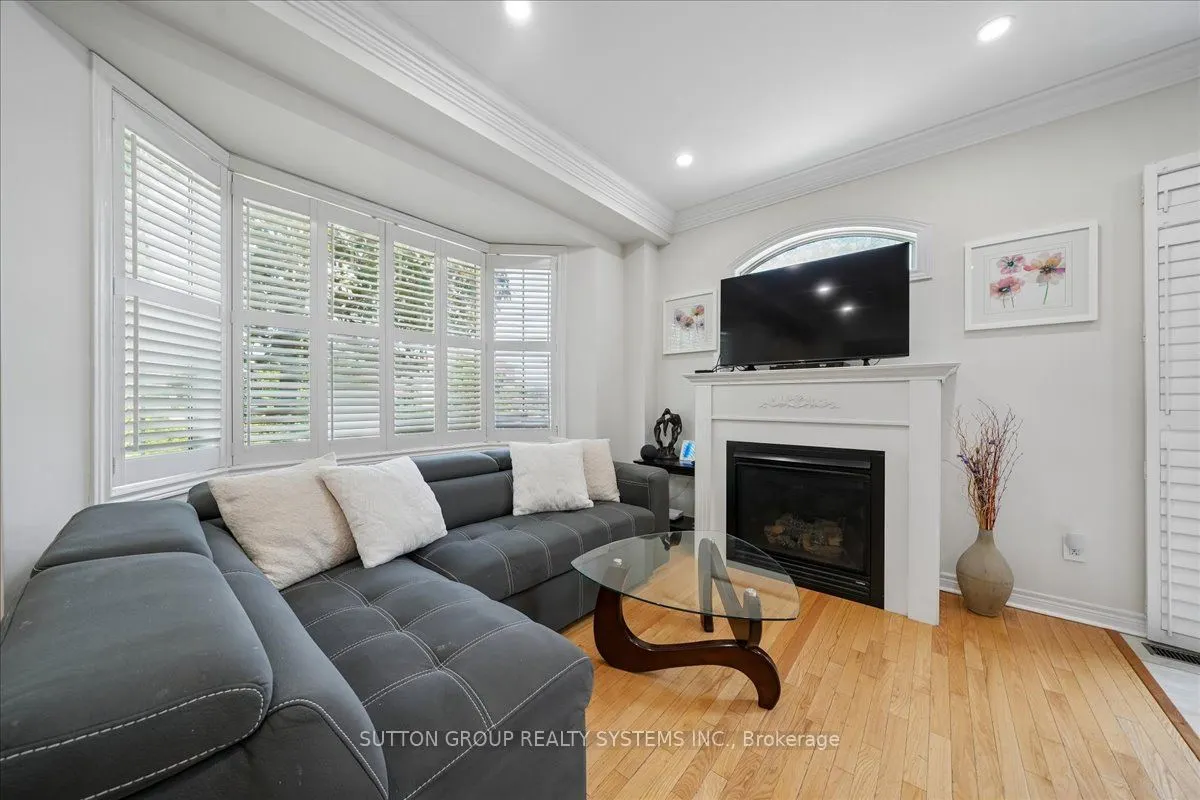 3348 Sunlight Street