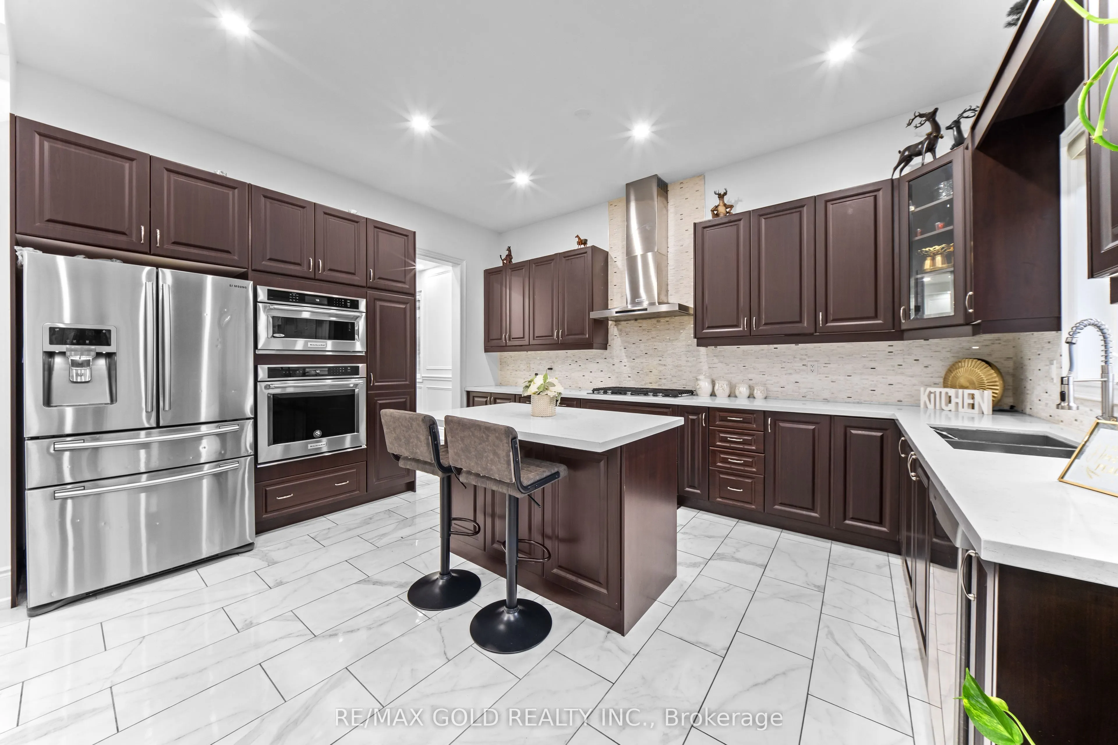 73 Squire Ellis Drive