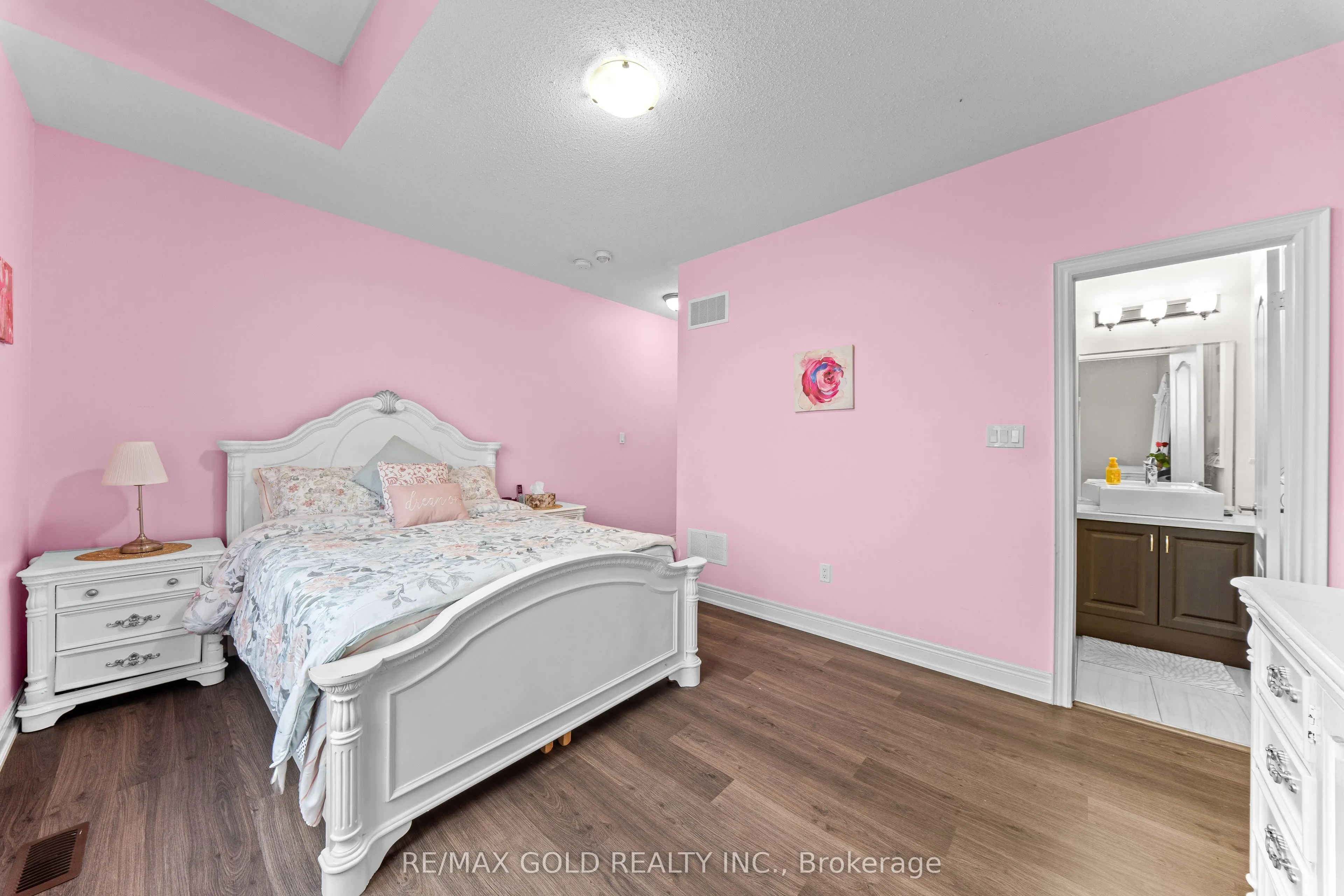 73 Squire Ellis Drive