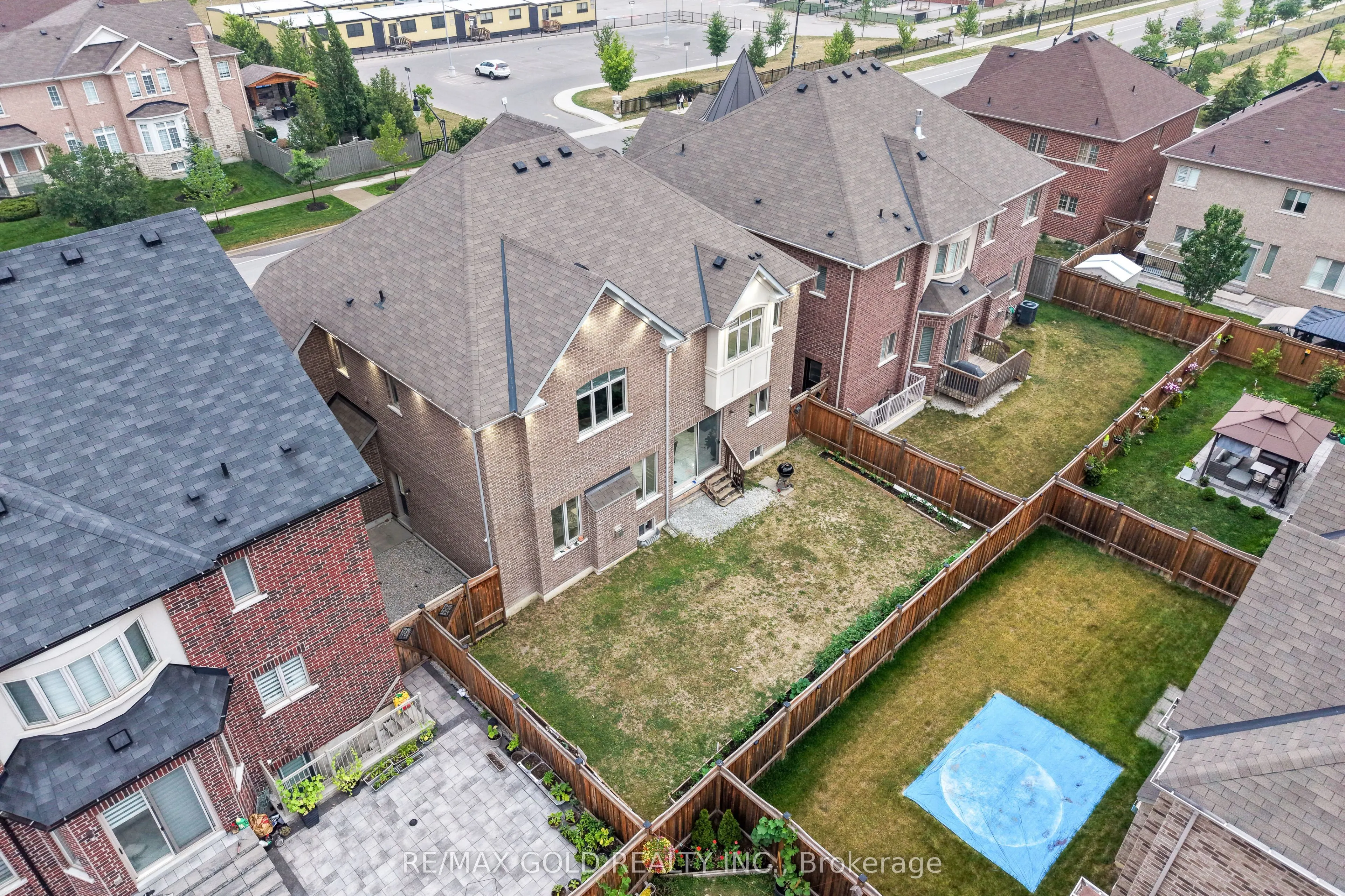 73 Squire Ellis Drive
