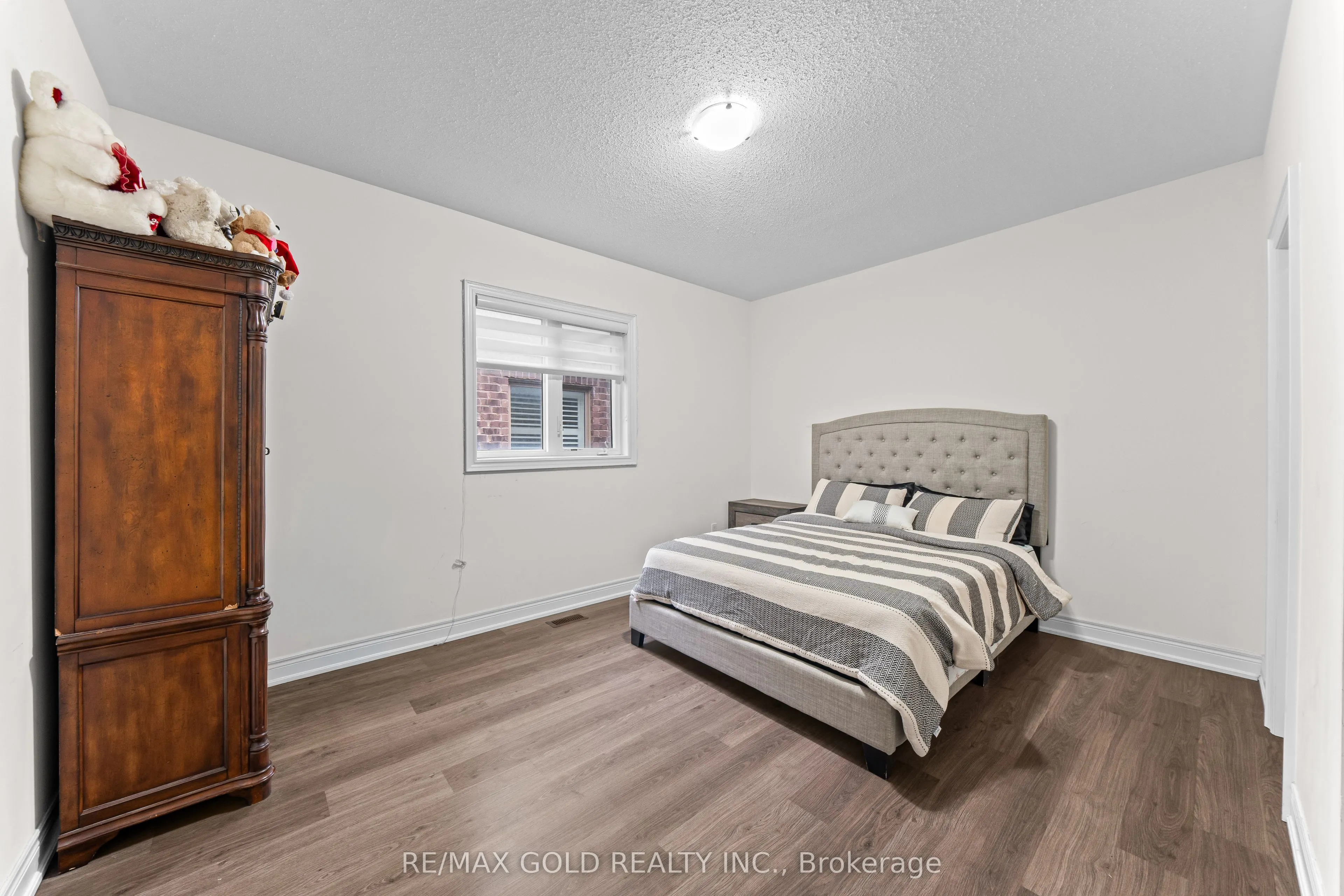 73 Squire Ellis Drive