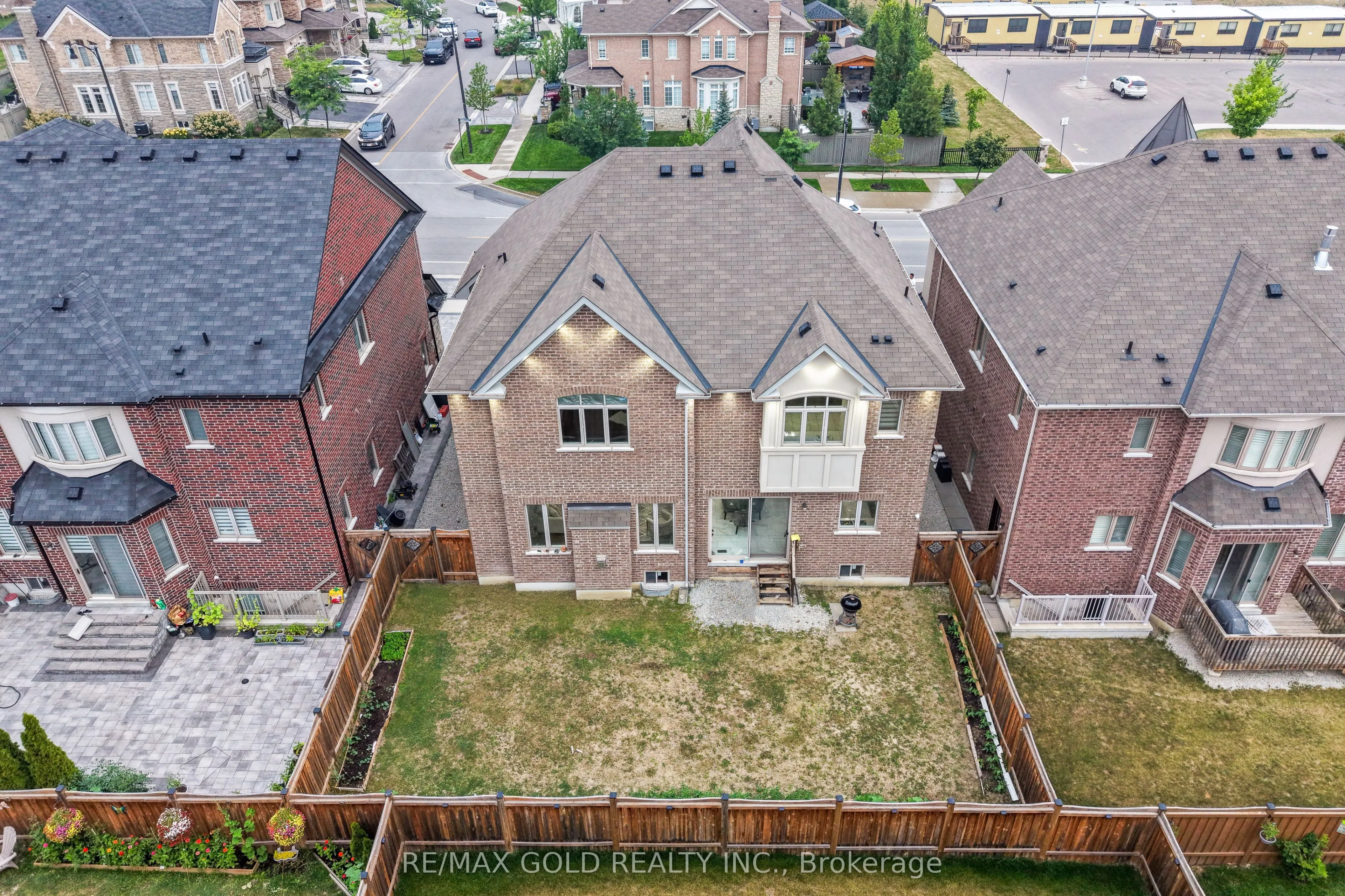 73 Squire Ellis Drive
