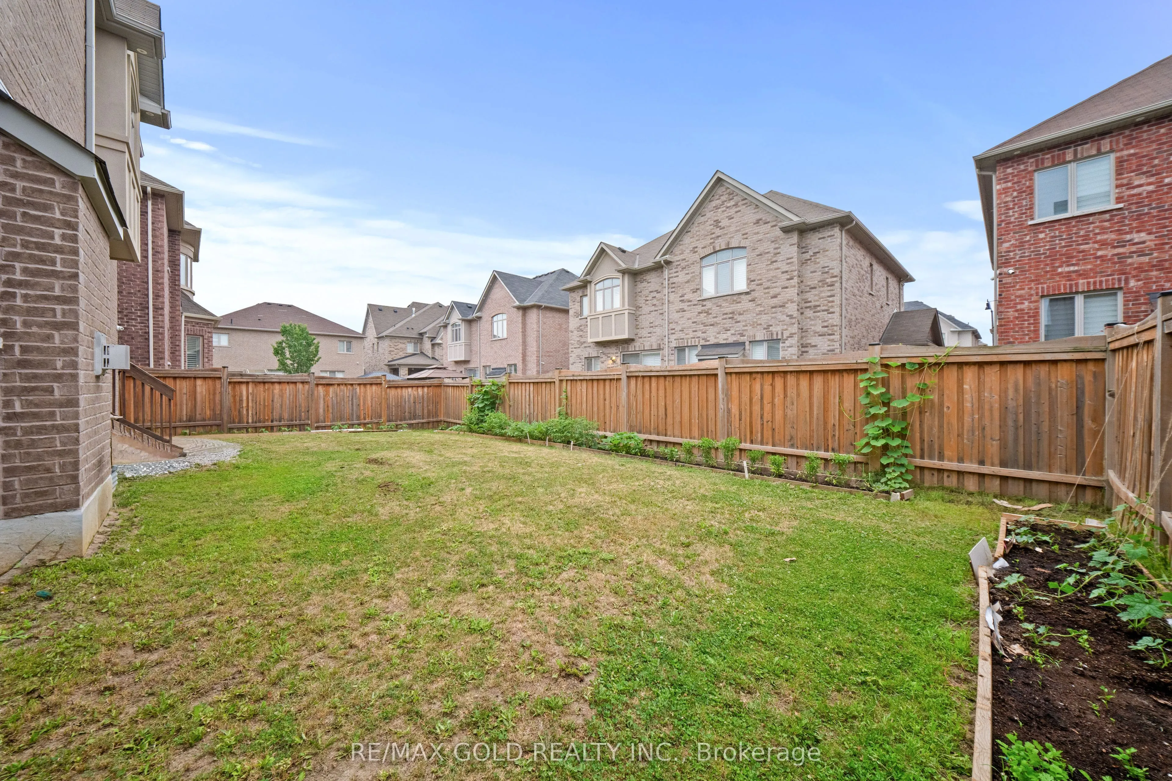 73 Squire Ellis Drive