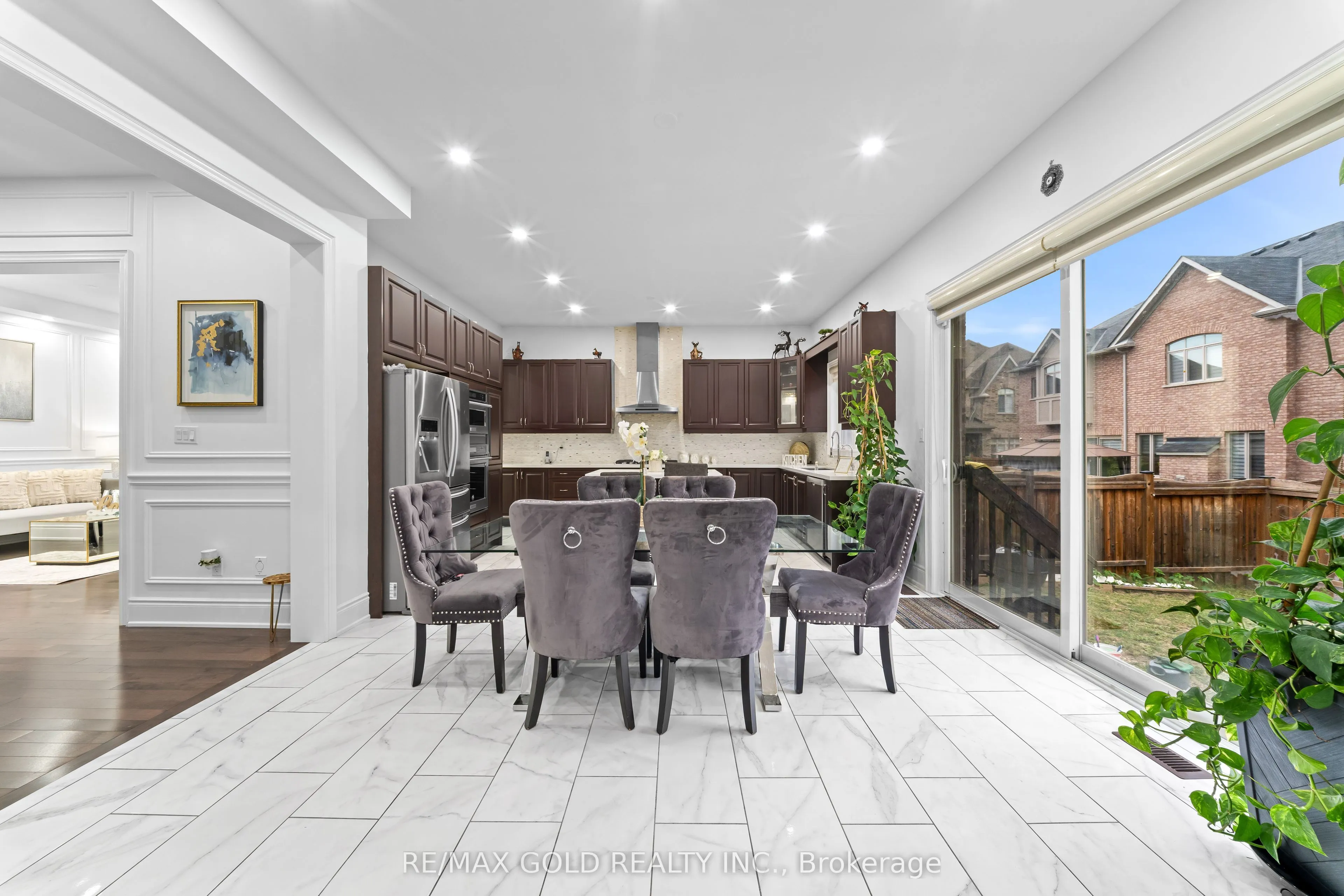 73 Squire Ellis Drive