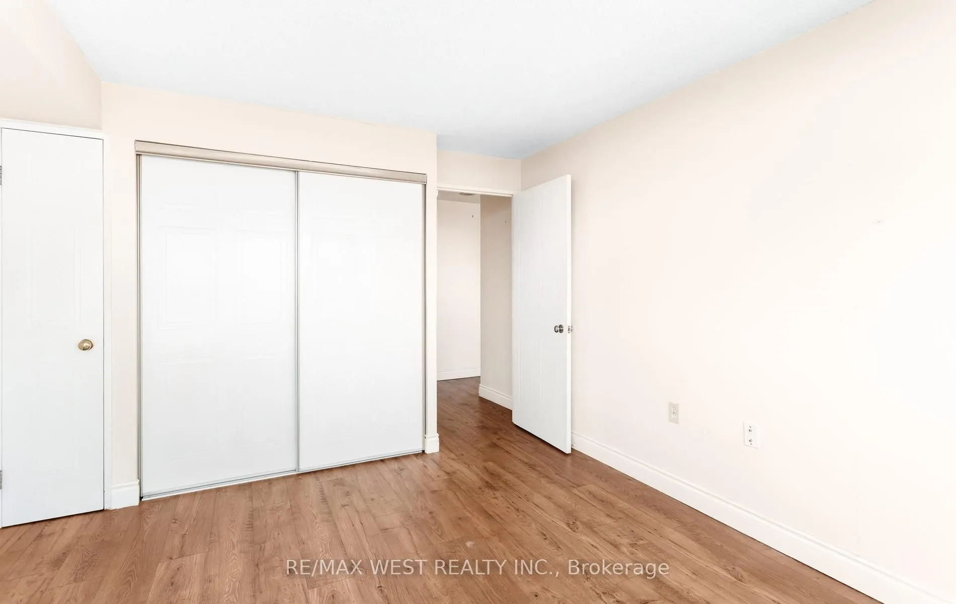 25 Fairview Road W #1410