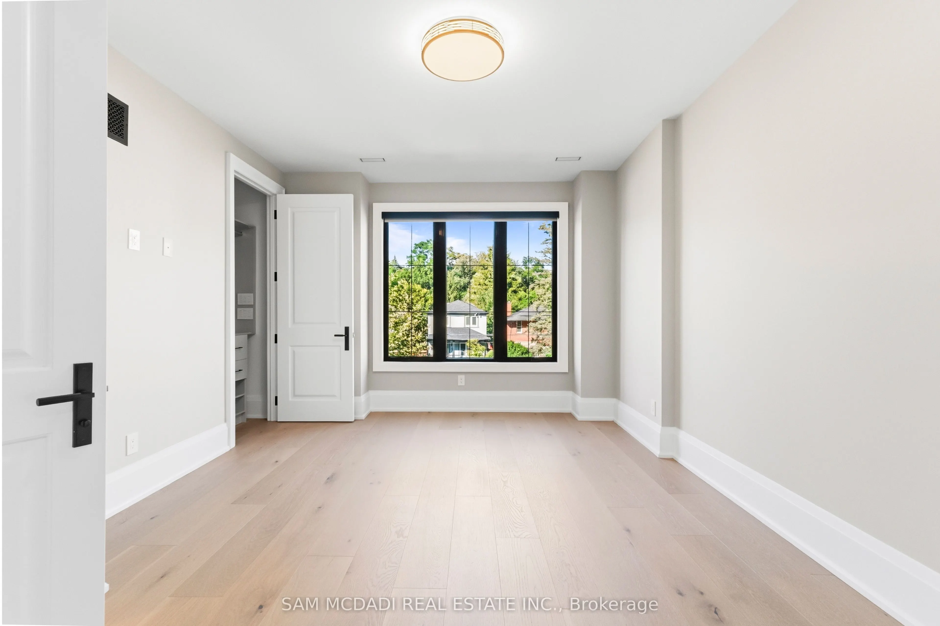 78 South Kingsway