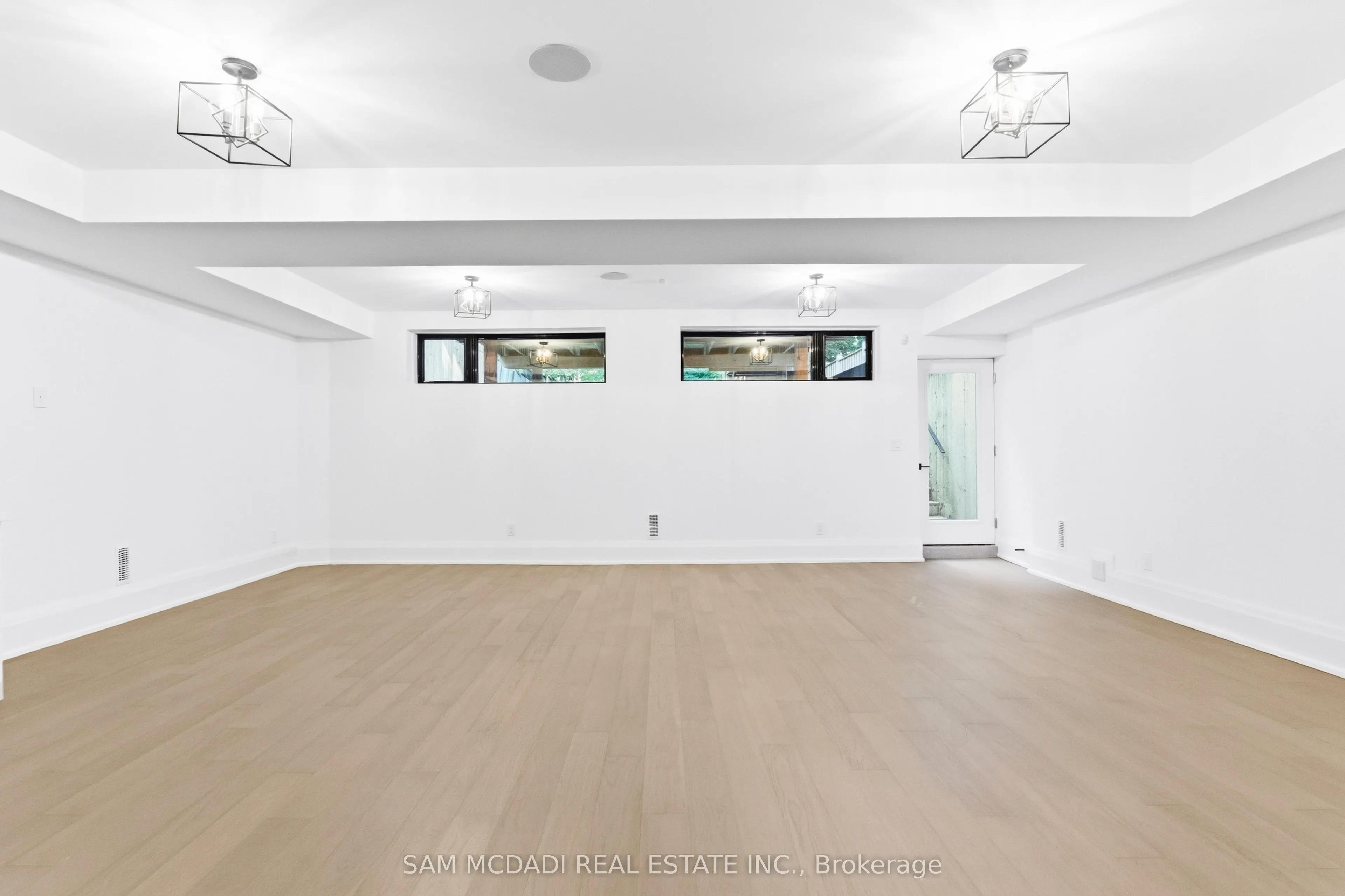 78 South Kingsway
