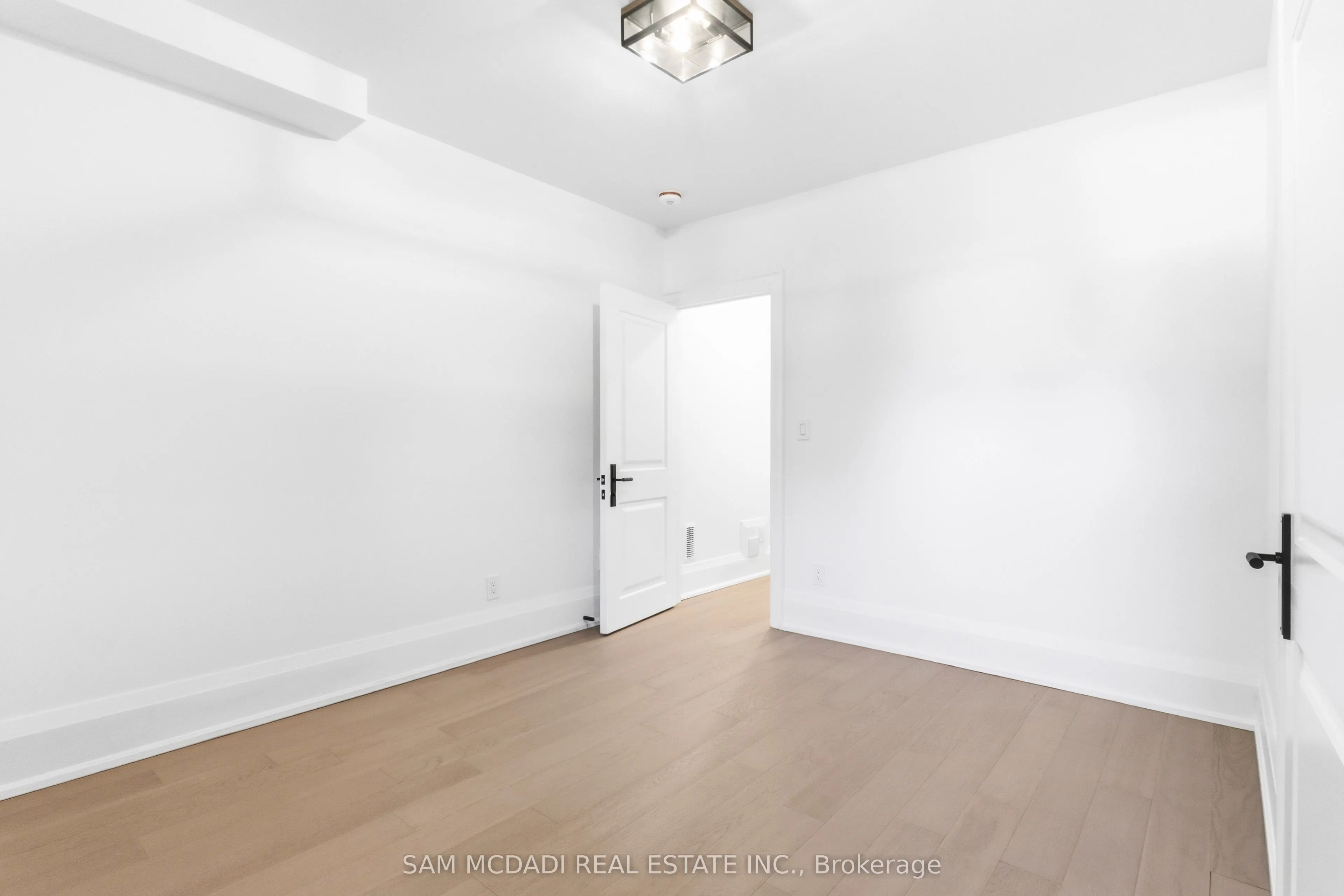 78 South Kingsway
