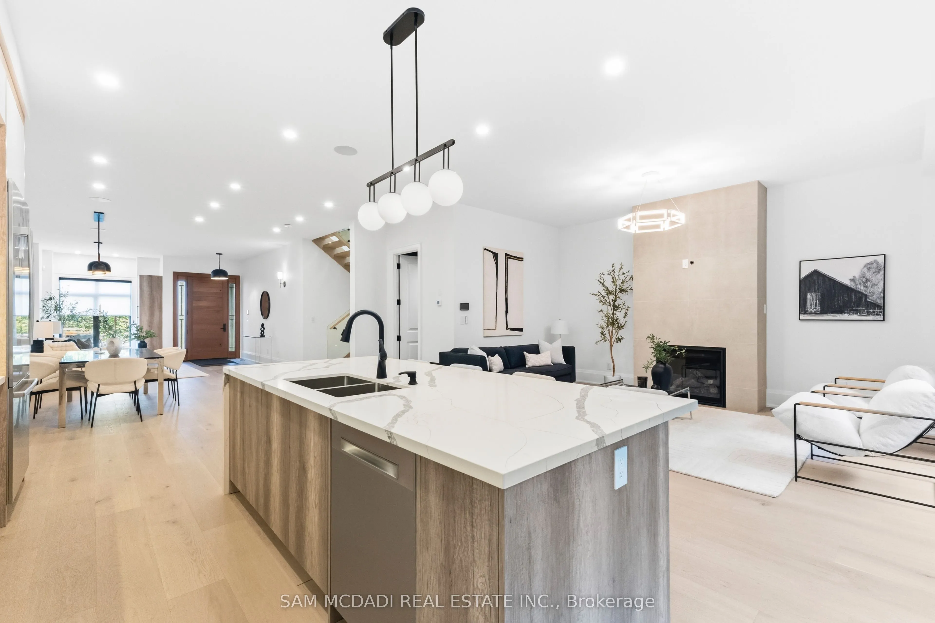 78 South Kingsway