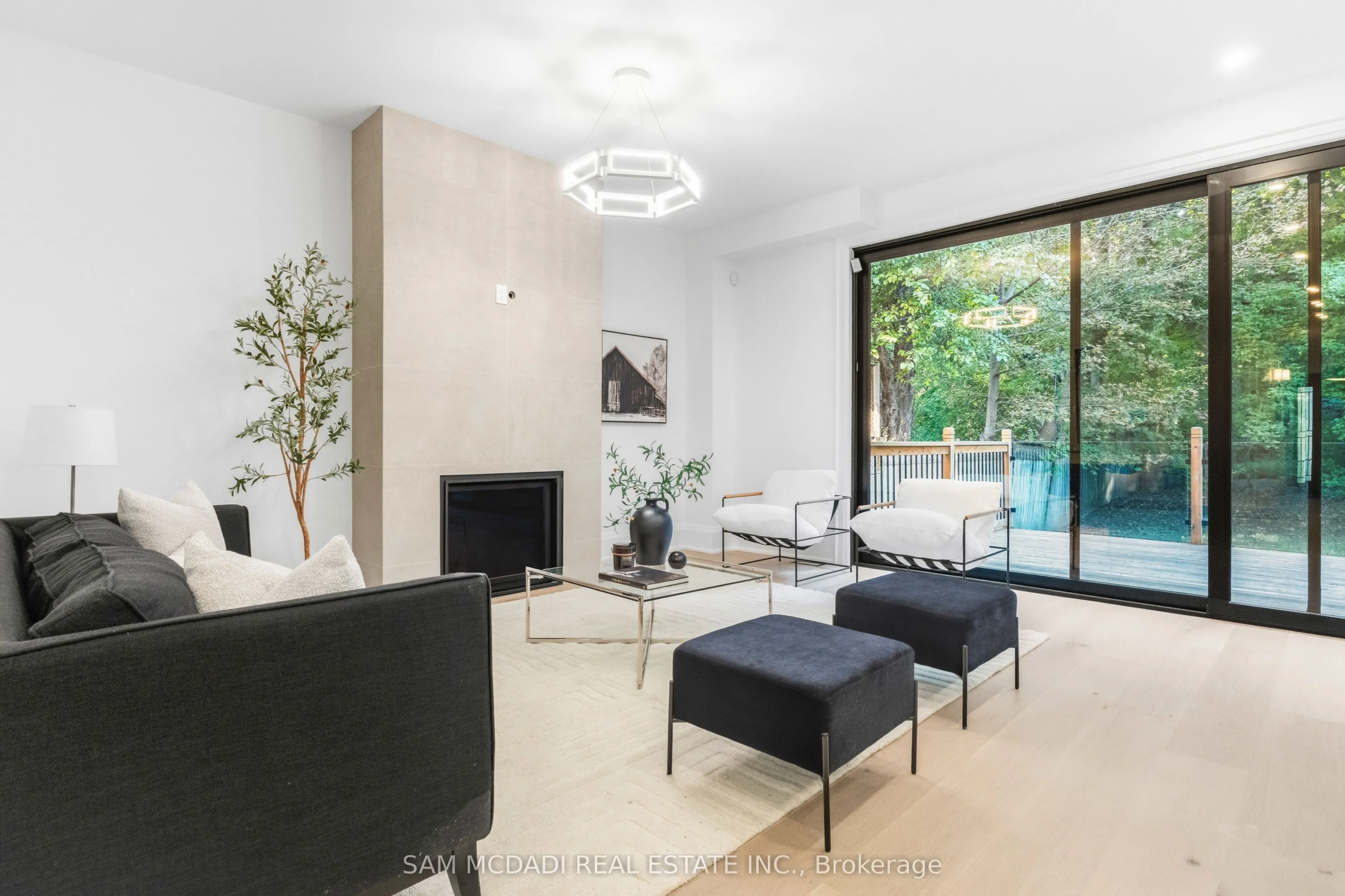 78 South Kingsway