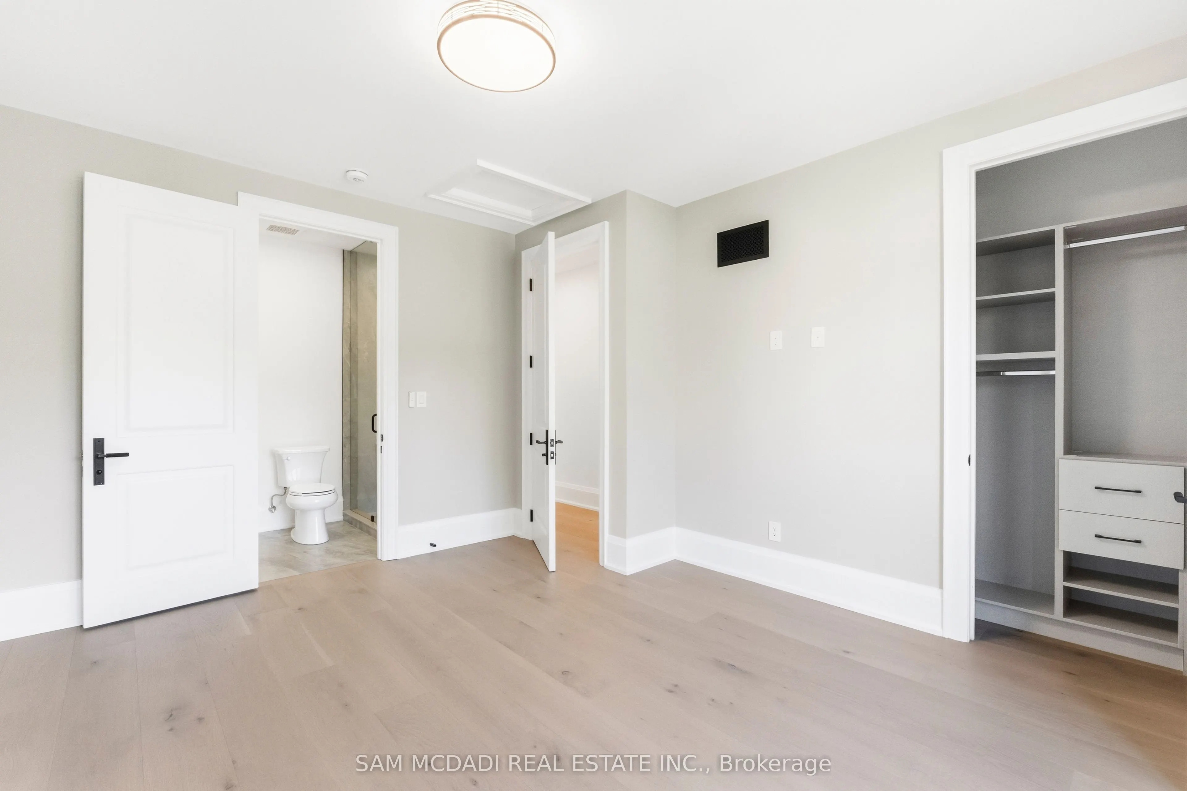 78 South Kingsway