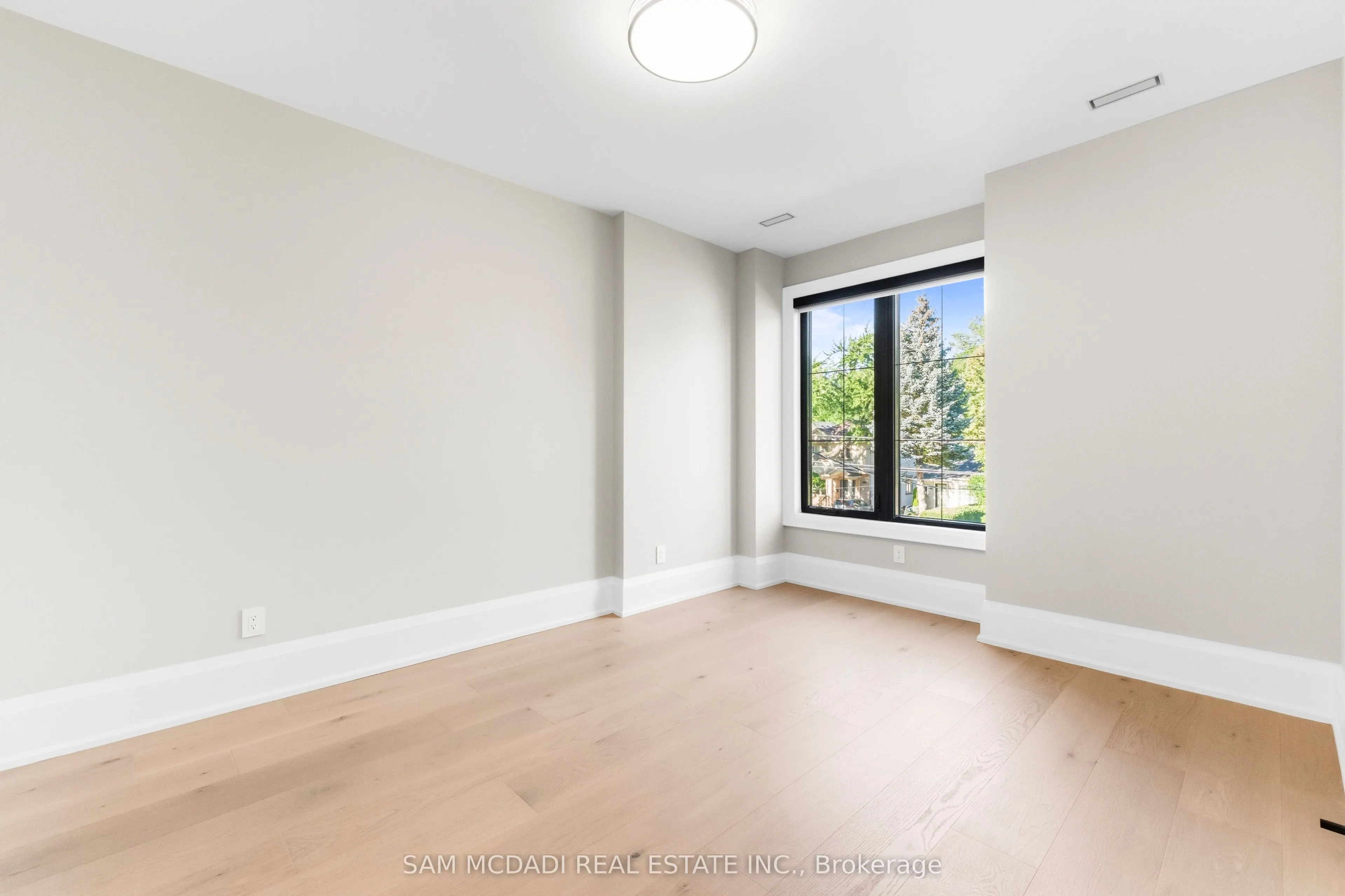 78 South Kingsway