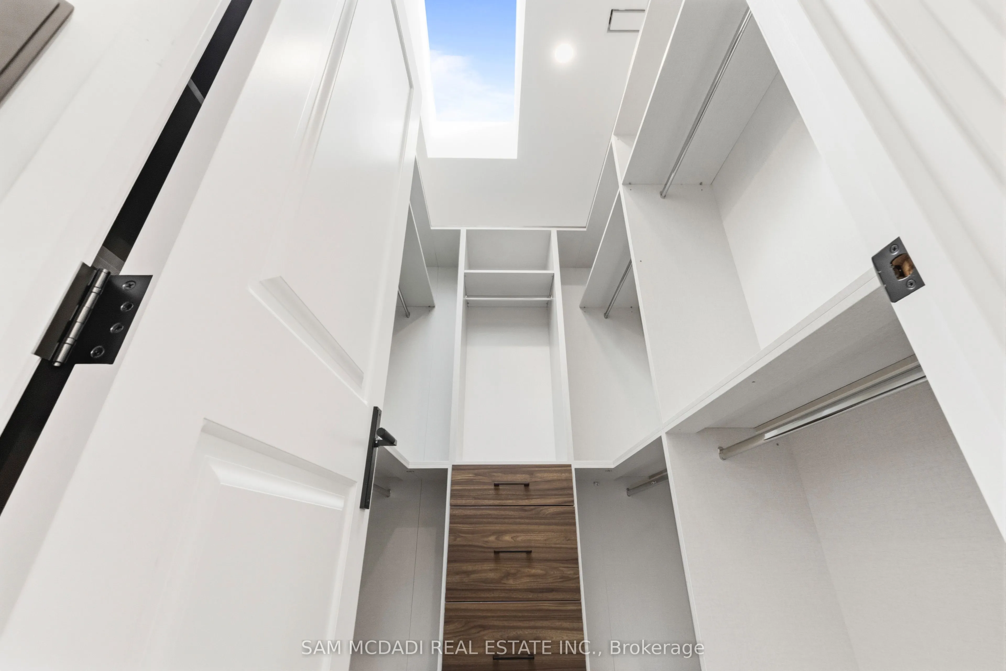 78 South Kingsway