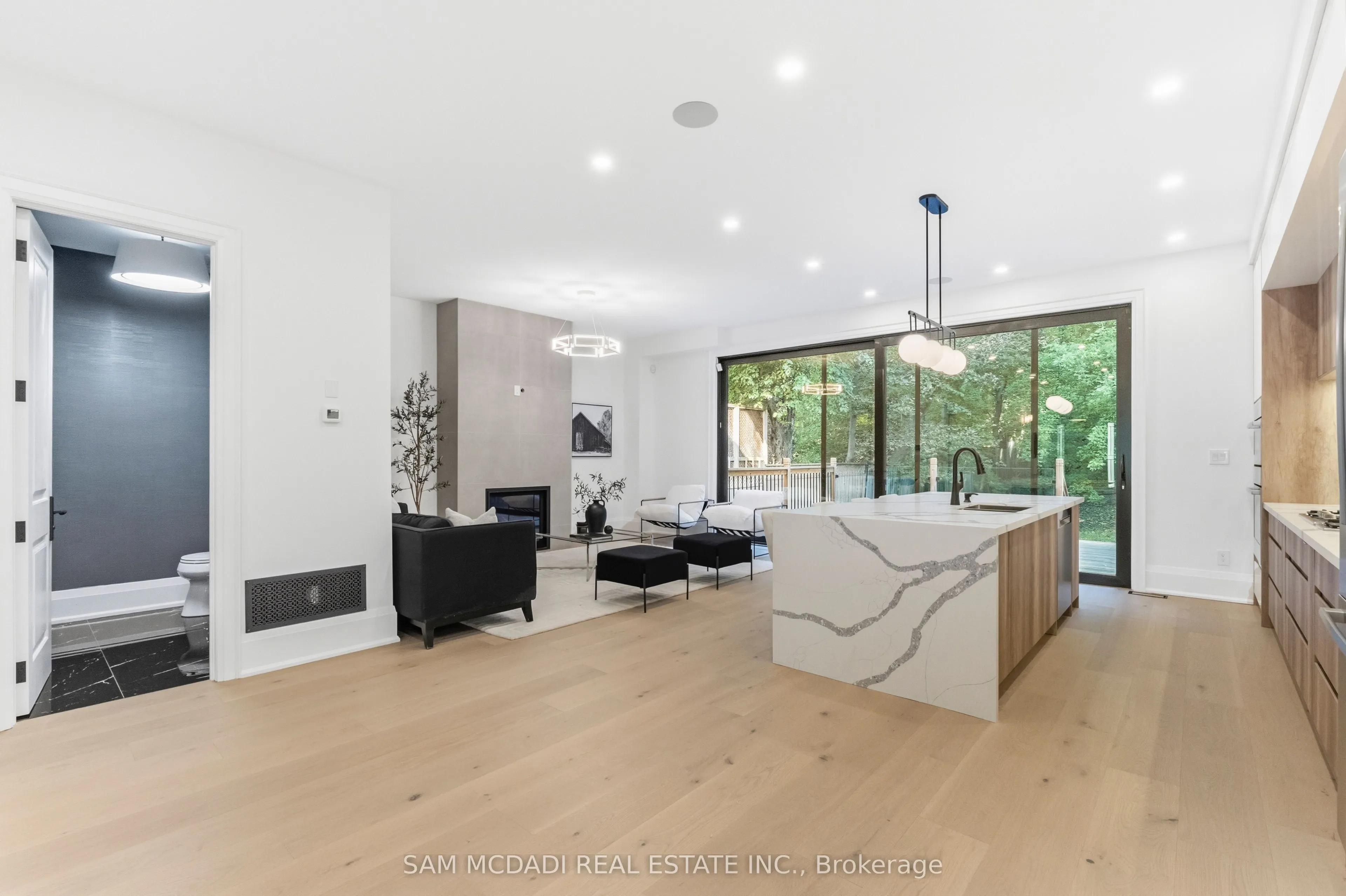 78 South Kingsway