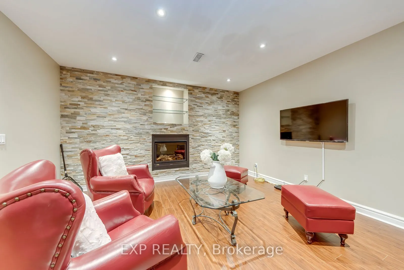 530 Golfview Court