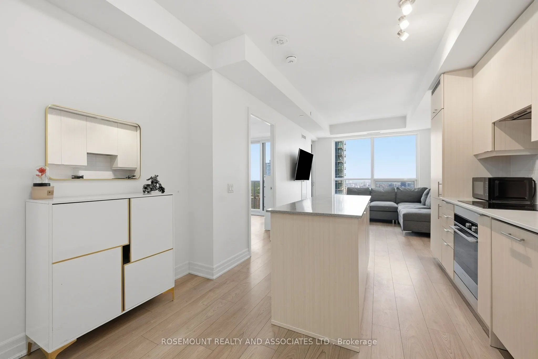 36 ELM Drive W #2105