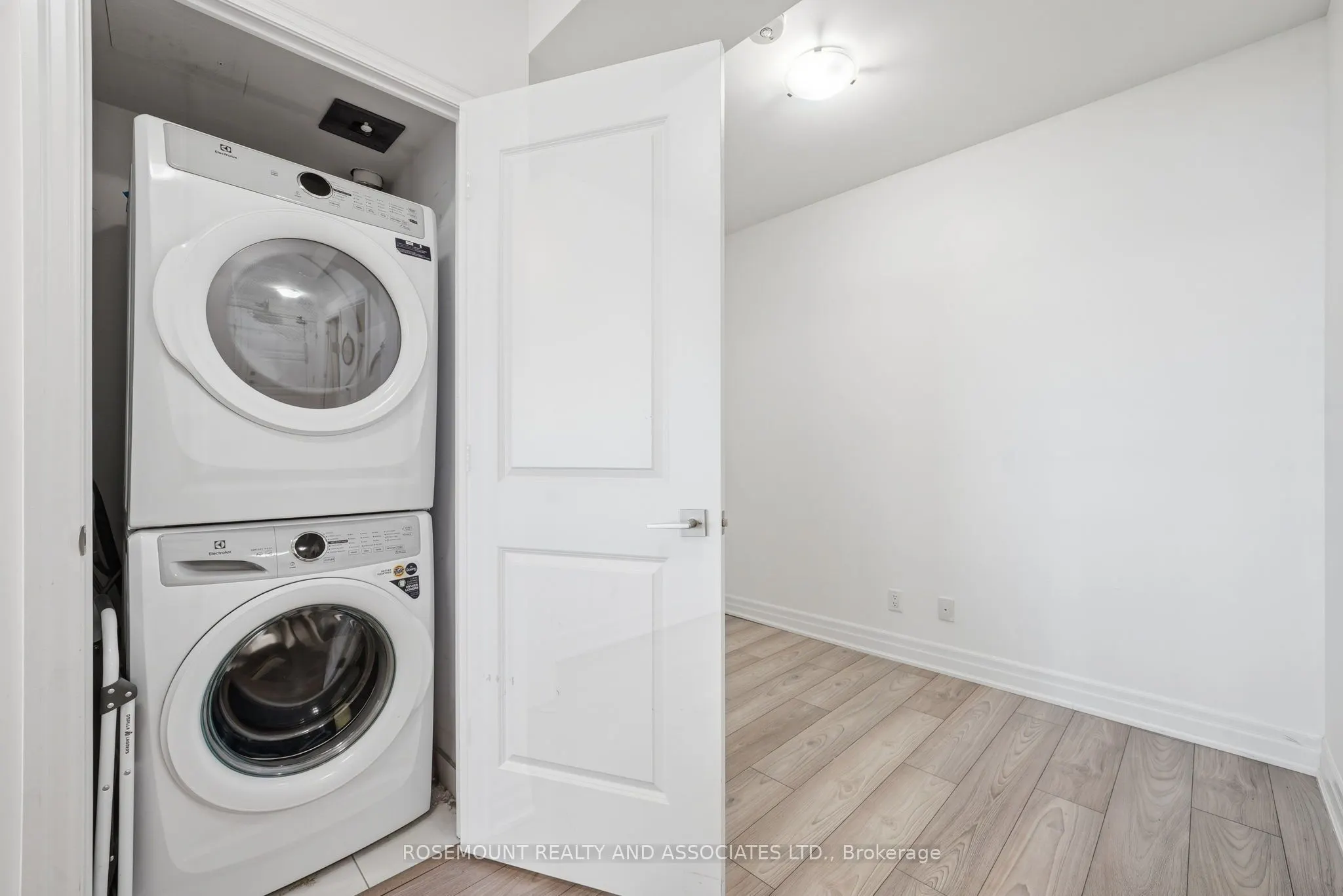 36 ELM Drive W #2105