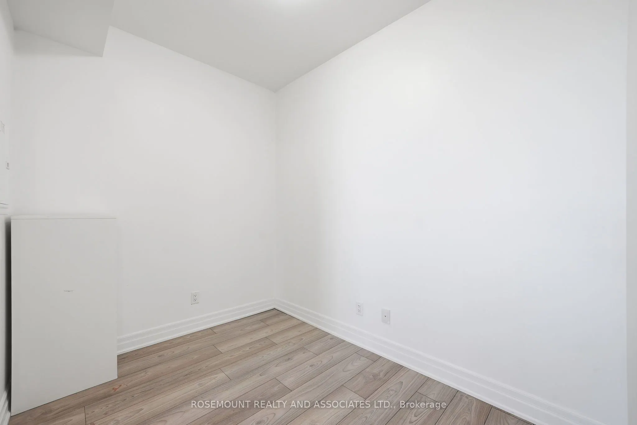 36 ELM Drive W #2105