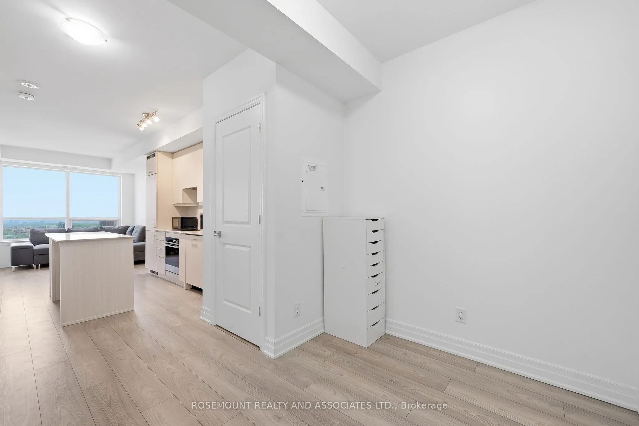 36 ELM Drive W #2105